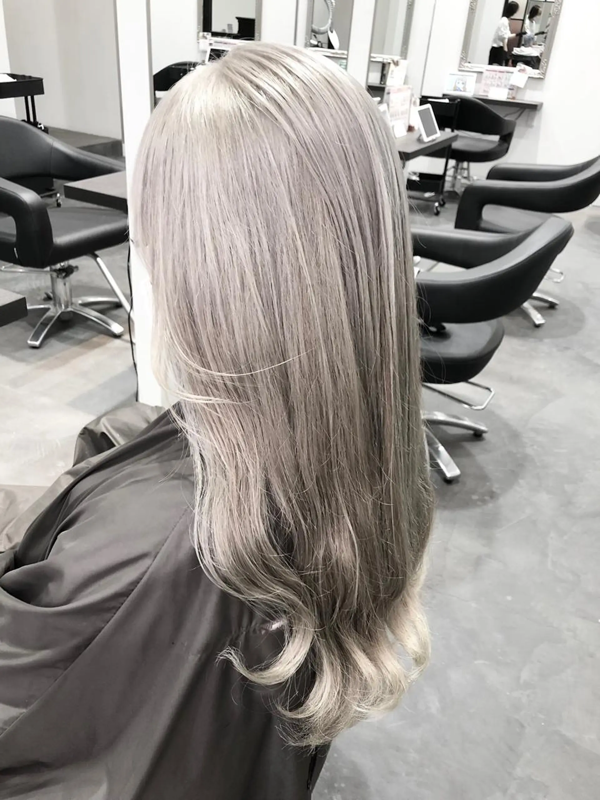 ロング LOOP hairのヘアスタイル