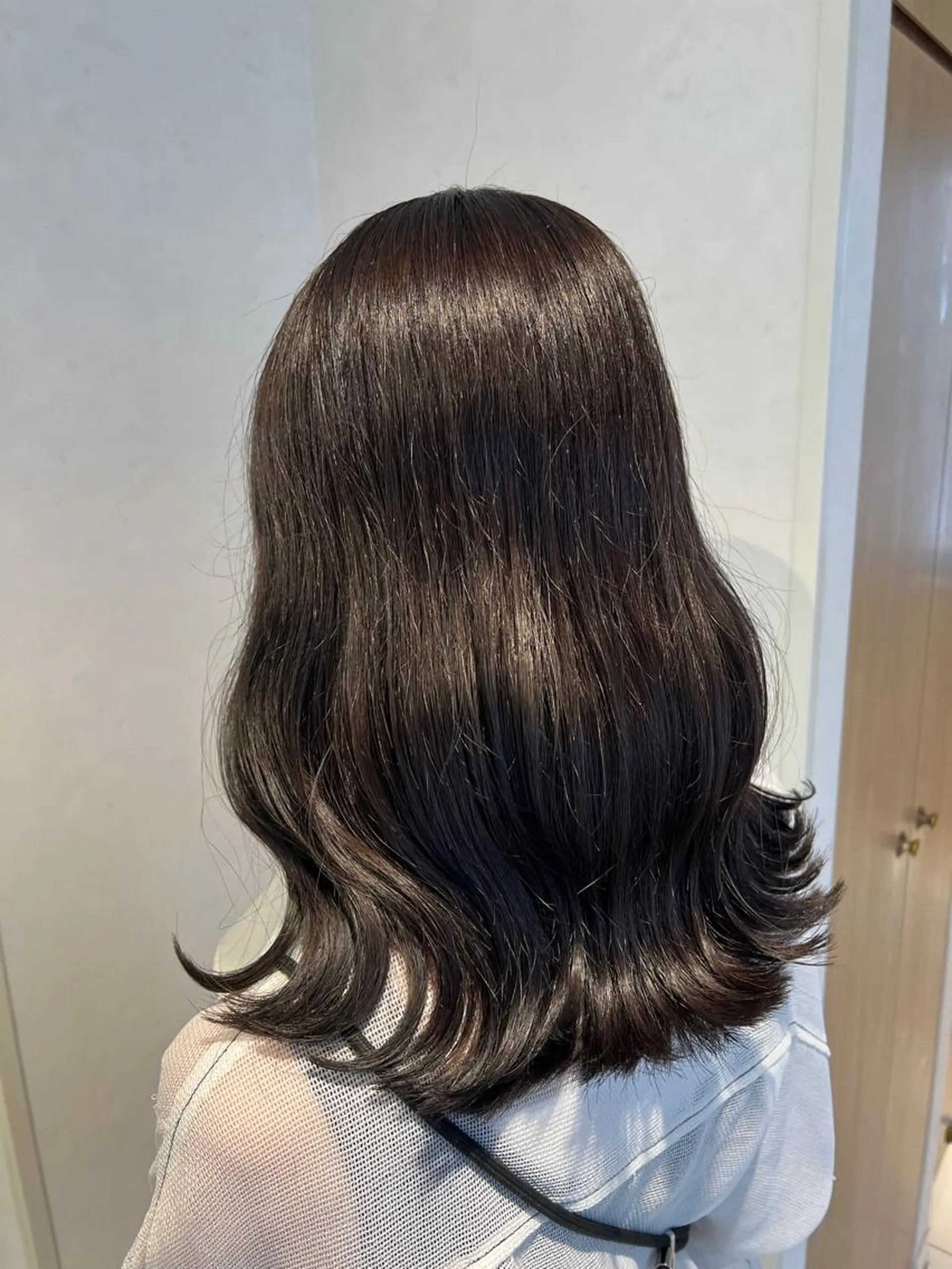 ミディアム カラー ブラウンカラー 透明感カラー ダークブラウン イルミナカラー カット ヘアカラー 透明感カラー/ ダブルカラー /ソラのヘアスタイル