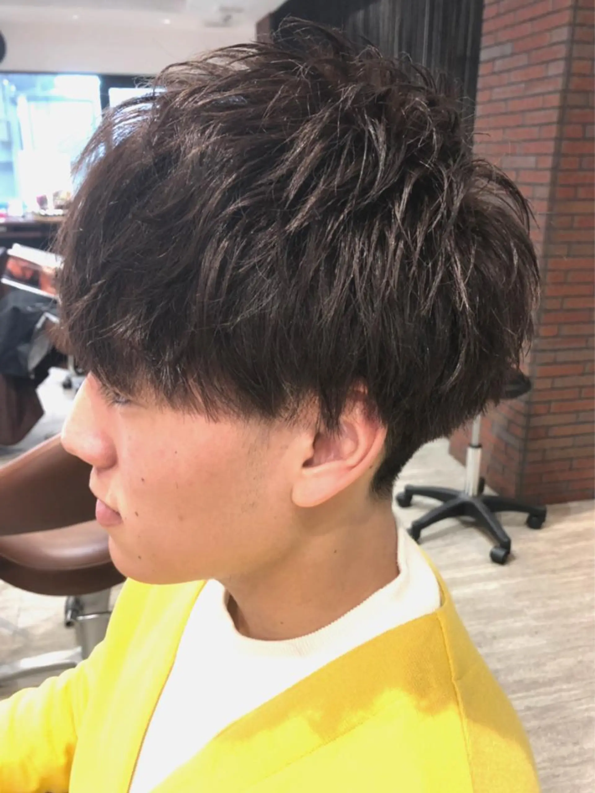 ショート カラー メンズ メンズハイライト マッシュ 刈り上げ アッシュ ブラウンカラー メンズヘア特化 崎田 成人のヘアスタイル