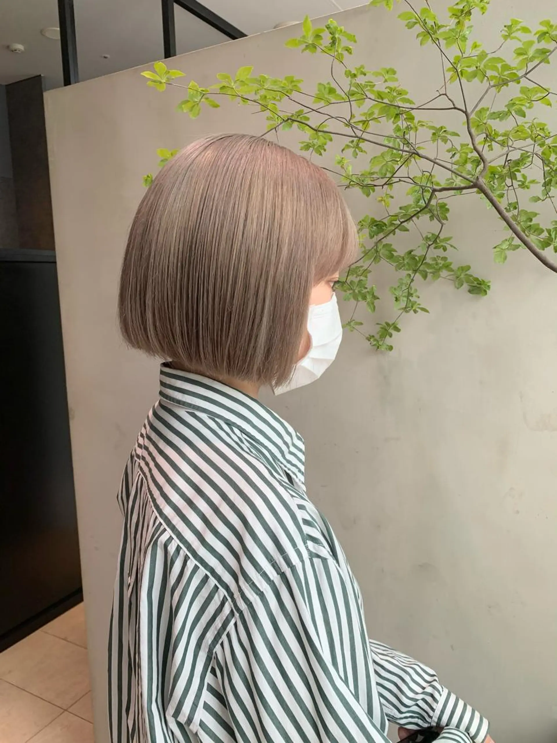 ショート カラー グレージュ yui .のヘアスタイル