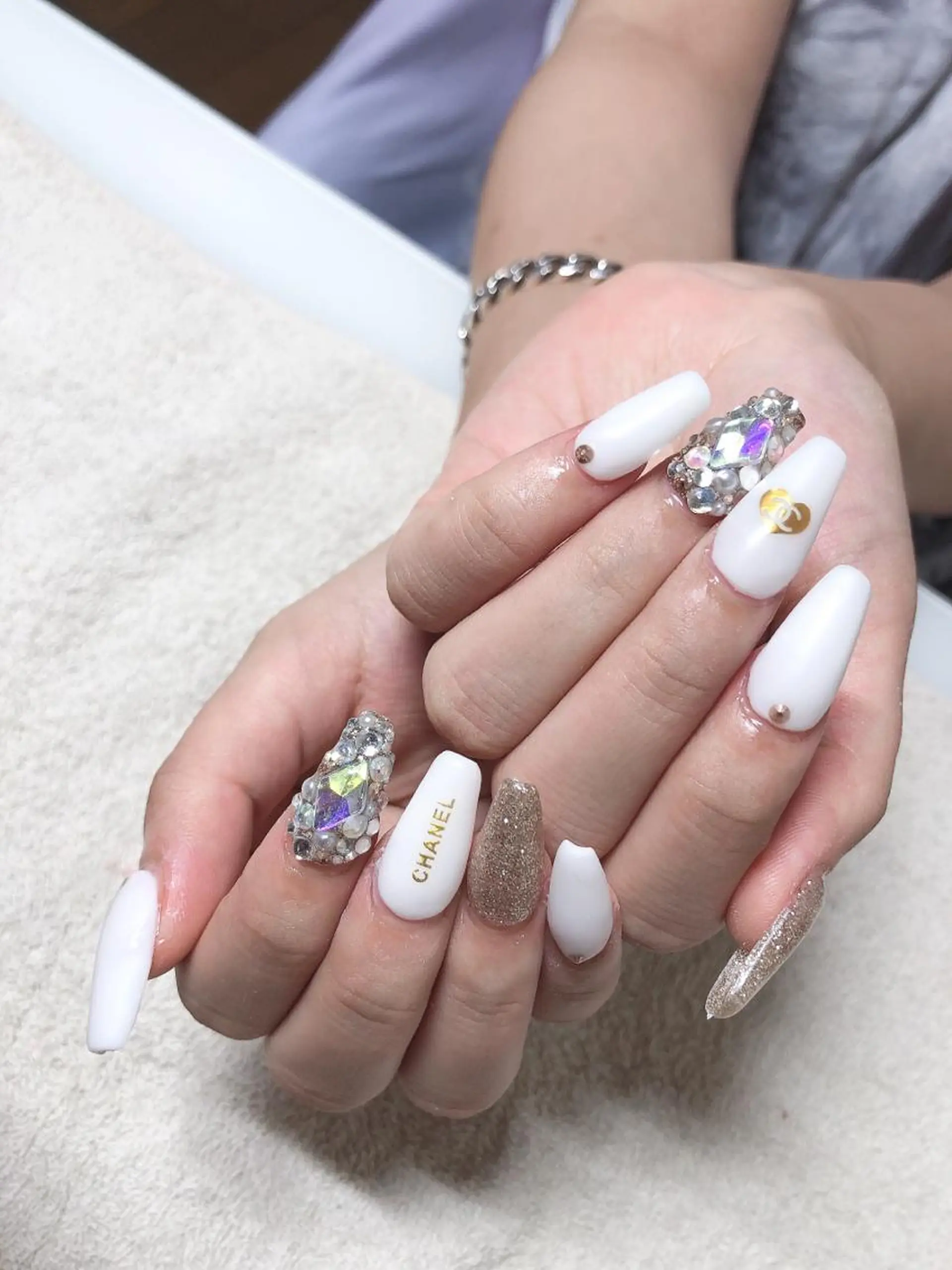 ミディアム ネイル ハンドネイル 《LB》ラブリエ Nail&eyeのマツエク・マツパデザイン