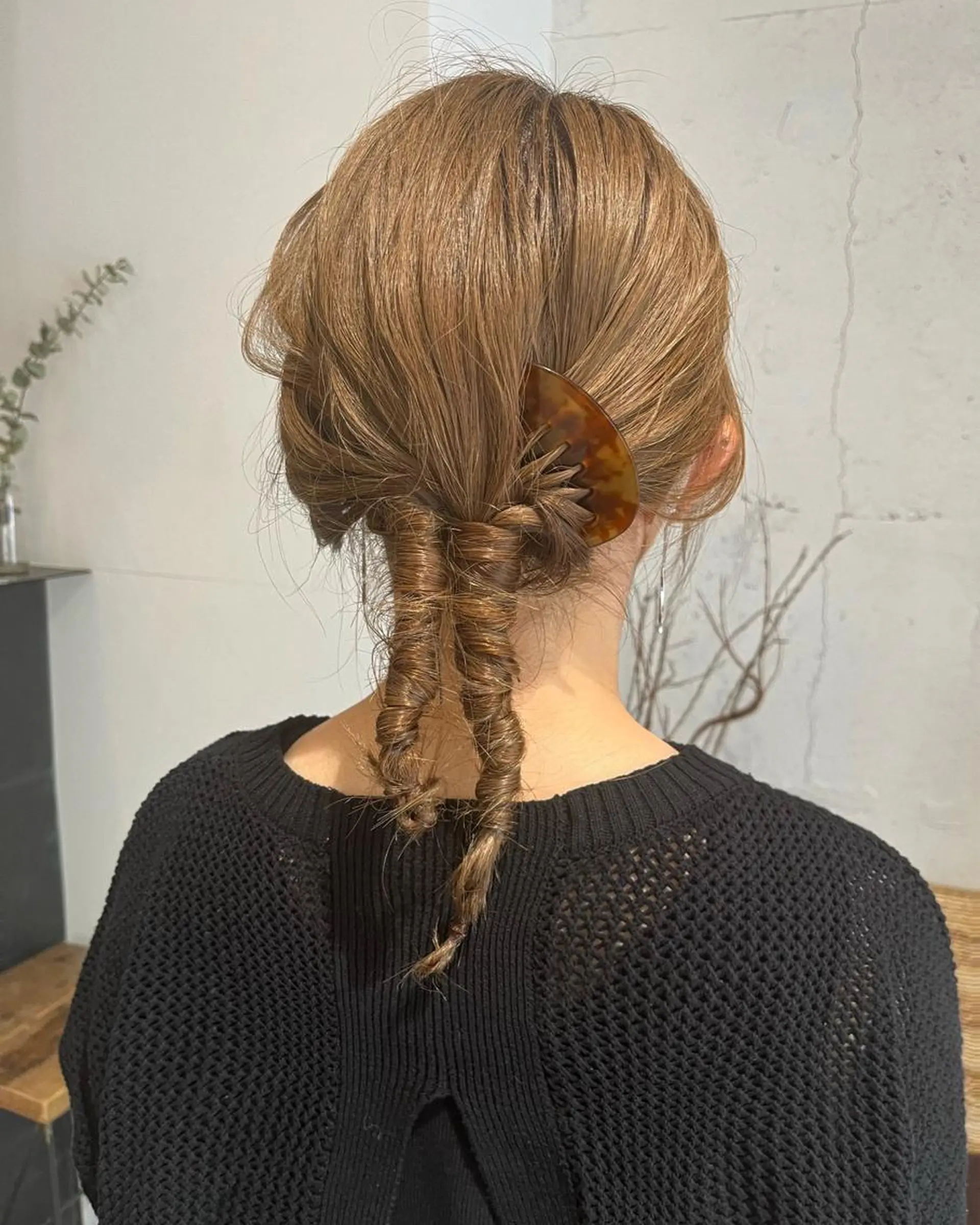 セミロング ヘアアレンジ かわい りほのヘアスタイル