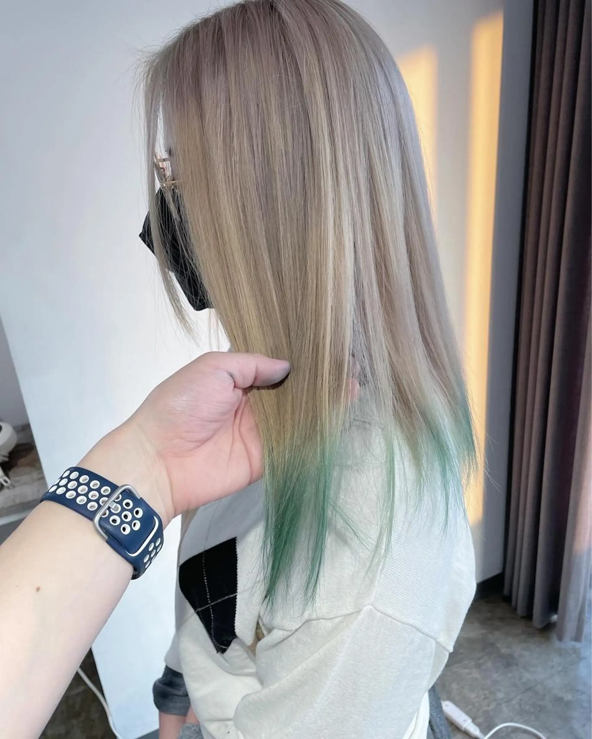 ロング ヘアカラー トリートメント ハイトーン/レイヤー /ケアブリーチ石川治のヘアスタイル