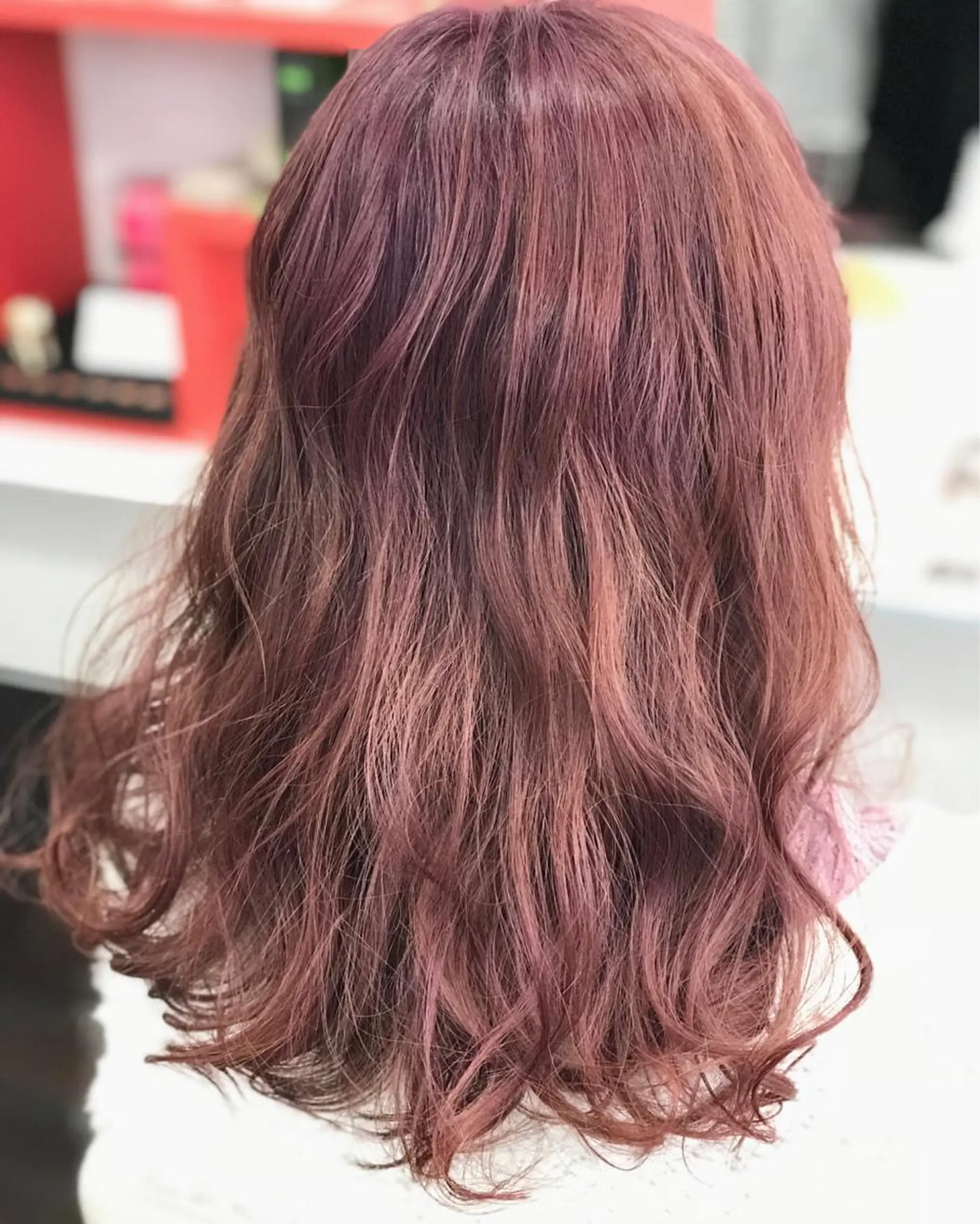 ロング カラー 岩谷/ブリーチ 🪽透明感カラーのヘアスタイル