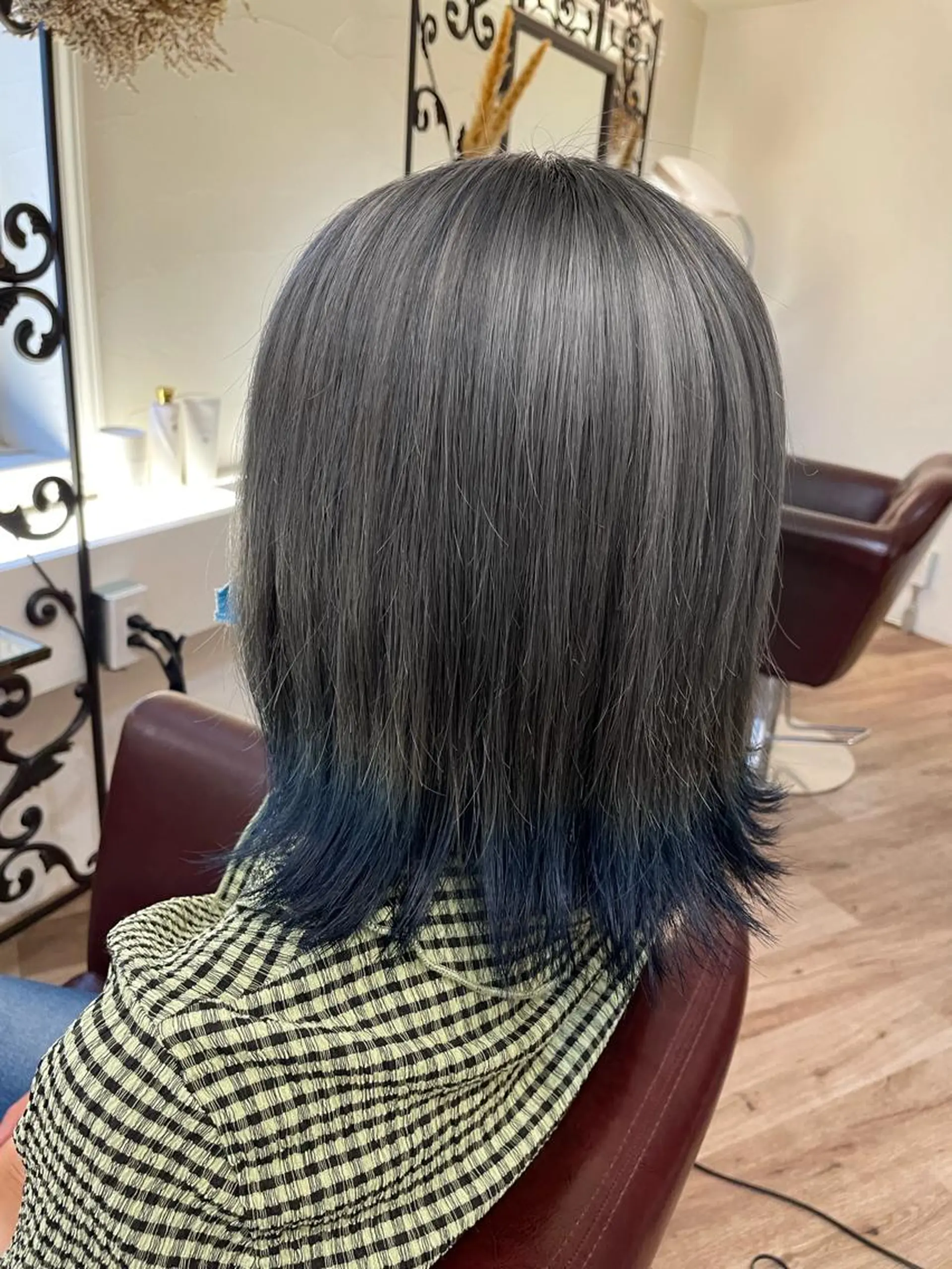 カラー 家下 愛梨のヘアスタイル