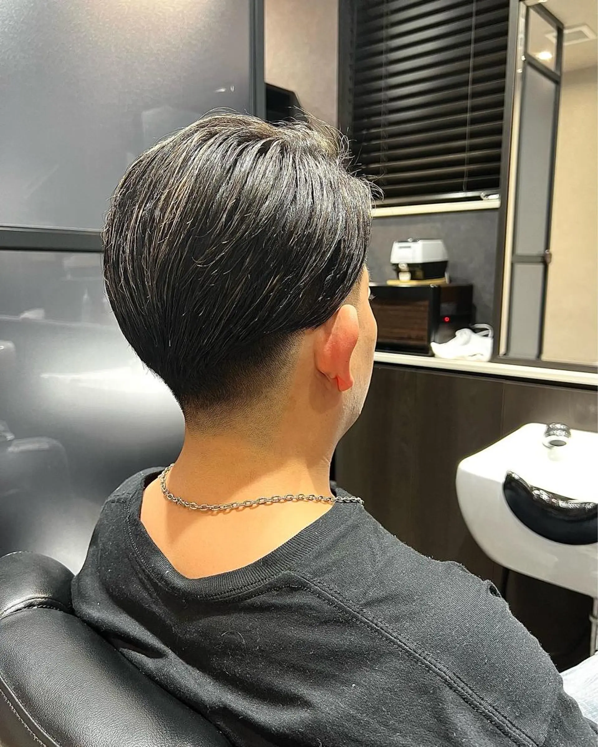 ショート カラー メンズ フェードカット メンズハイライト メンズショート ハイライトカラー ハイライト ヘアカラー BARBER SUGIYAMA所属・北千住理容室バーバー 小堀悠作のヘアスタイル