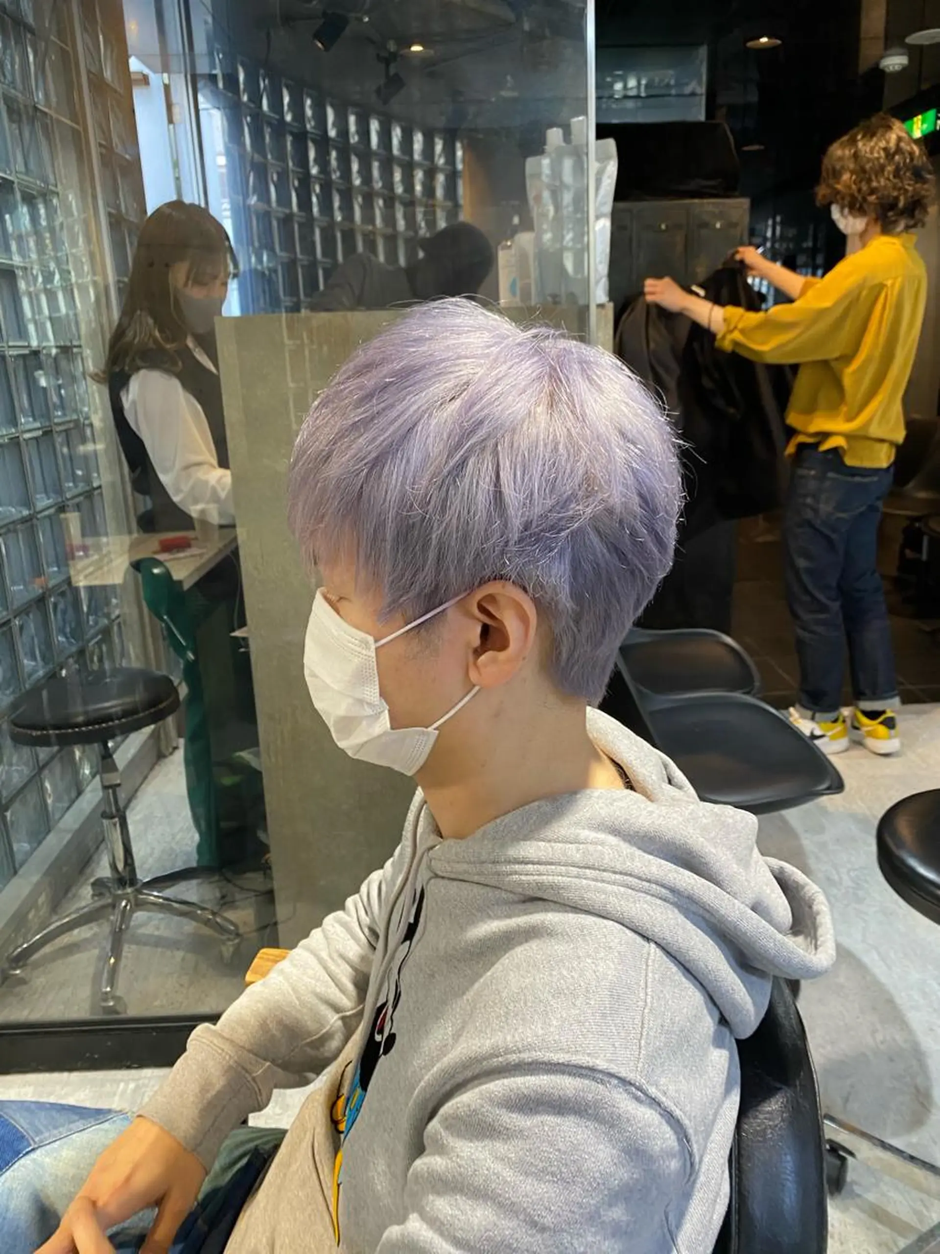 ショート カラー メンズ シルバー 籠倉 蓮のヘアスタイル