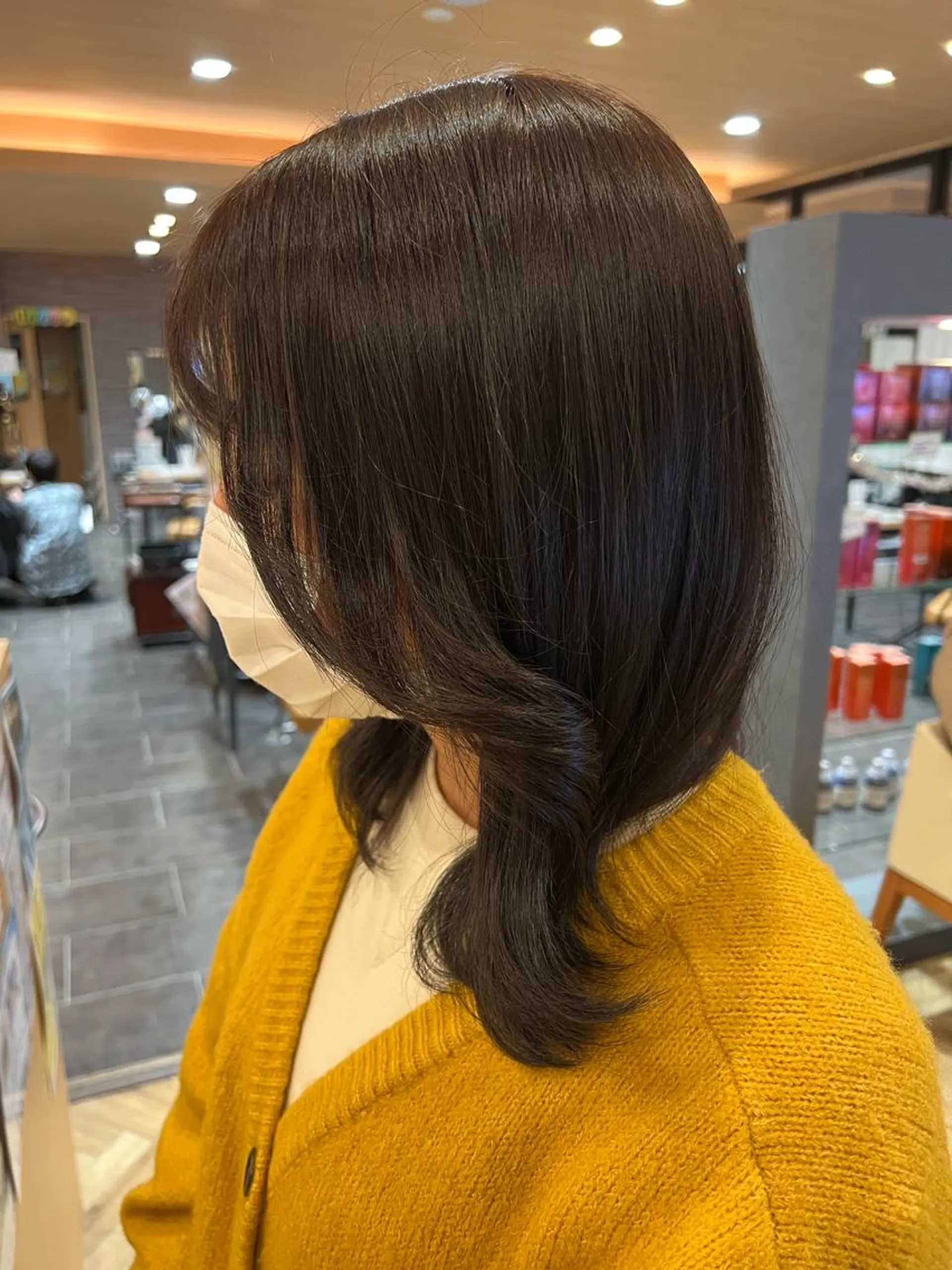 ミディアム カラー 石崎 真維のヘアスタイル