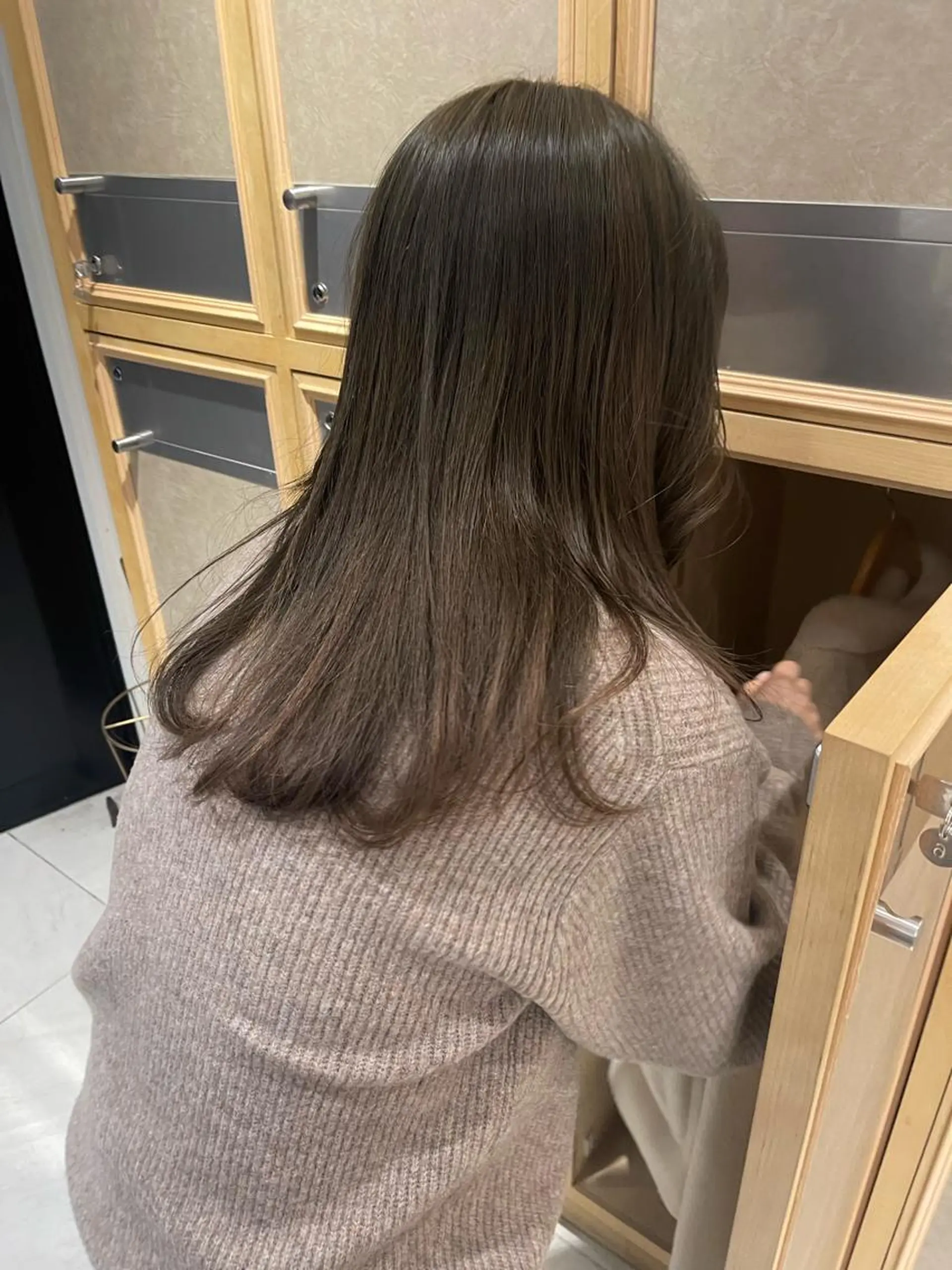 ロング カラー ベージュカラー オリーブベージュ ラベンダー/レイヤー スタイル🤎mamiのヘアスタイル