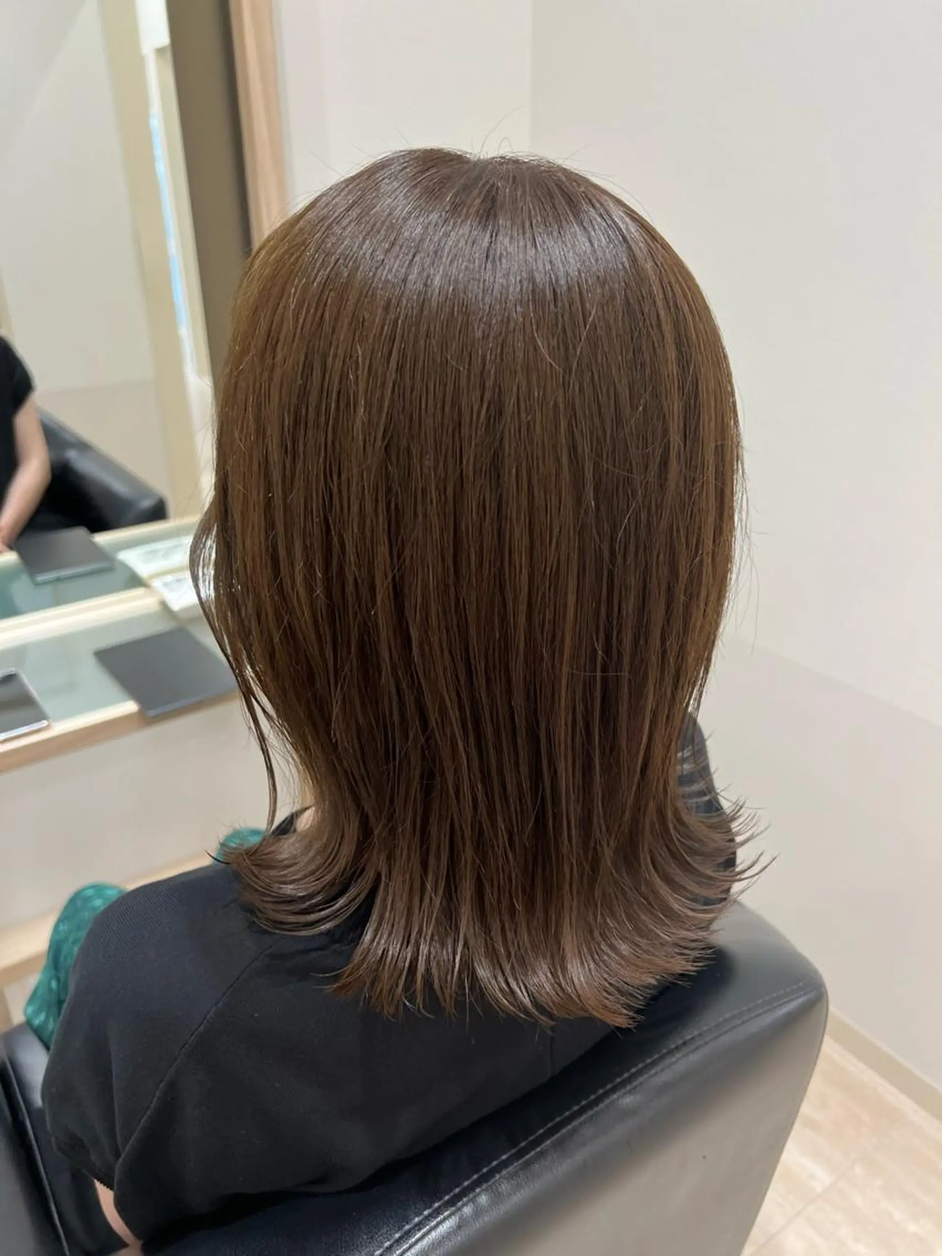 ミディアム ヘアカラー トリートメント ヘッドスパ mina .のヘアスタイル