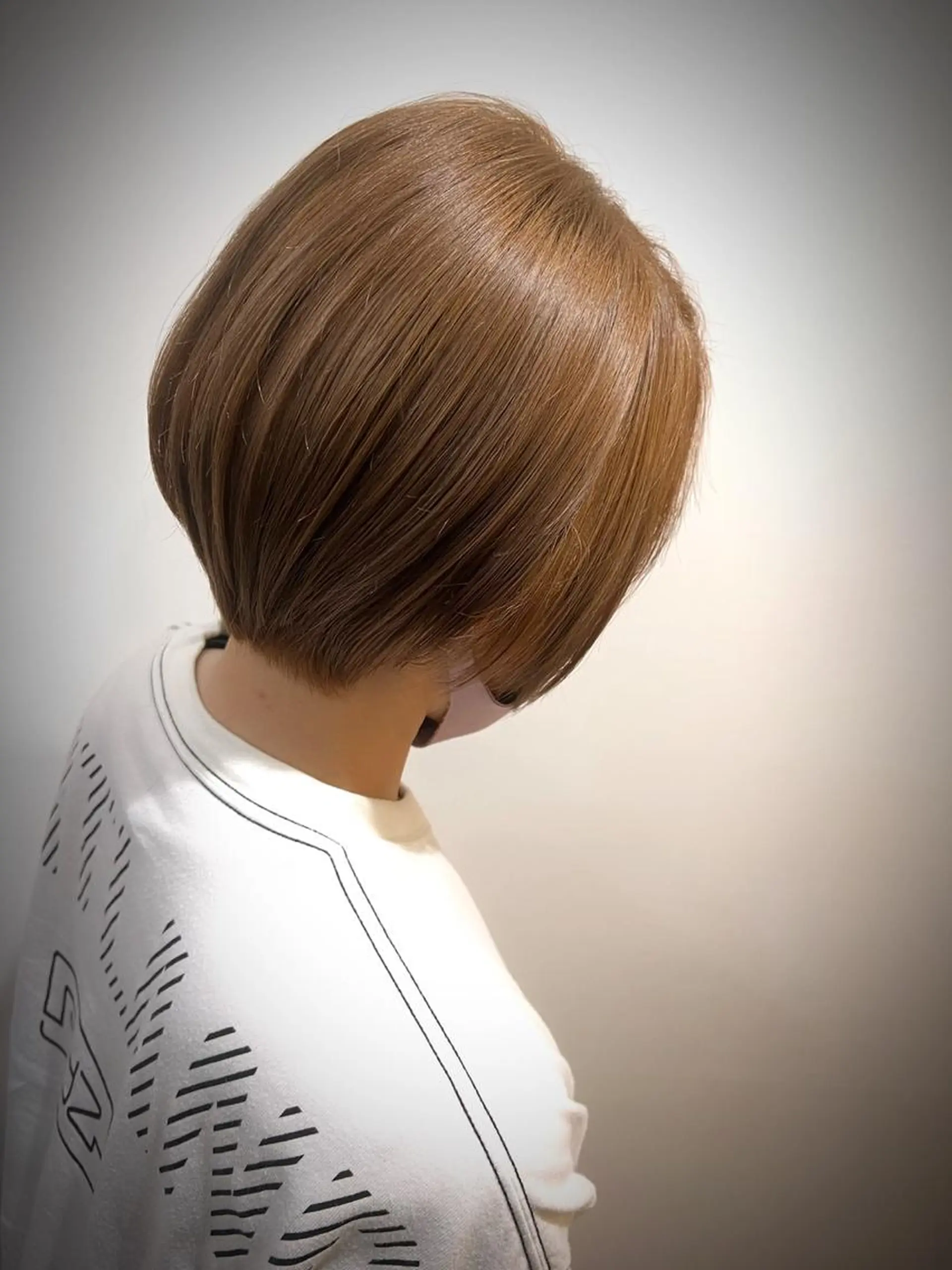 カラー ベージュカラー ブリーチ ミルクティーベージュ ヘアカラー トリートメント 守屋 智紀のヘアスタイル