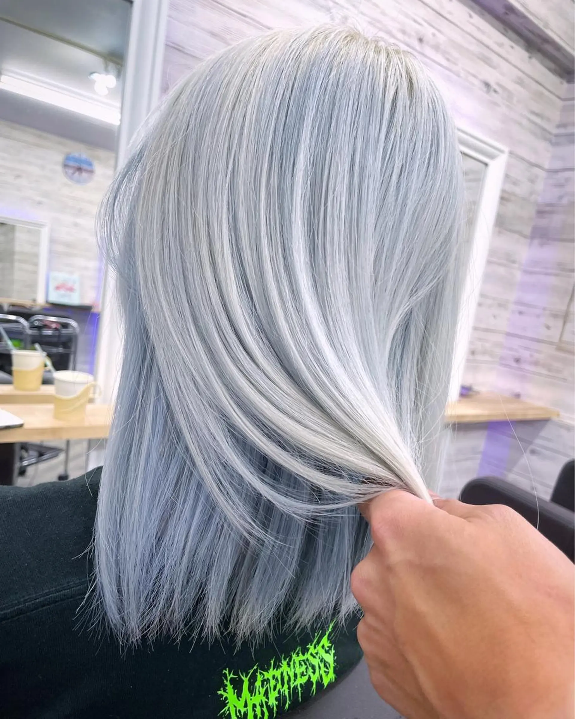 ミディアム カラー ブルーカラー グレージュ インナーカラー 北沢 隆のヘアスタイル