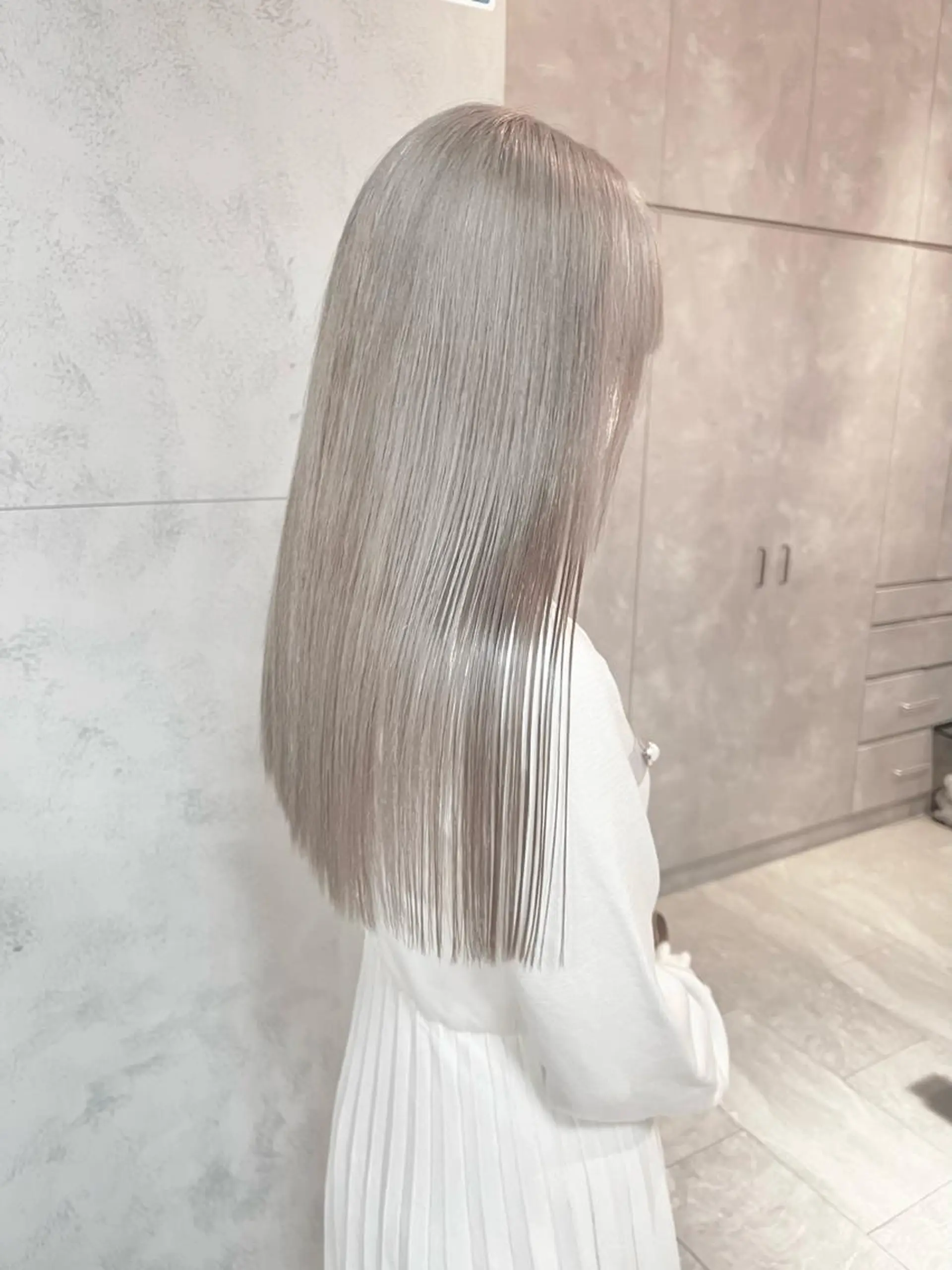 ロング カラー カット ヘアカラー トリートメント ヘアセット 🫧艶ダブルカラー ブリーチ🫧トモヤのヘアスタイル
