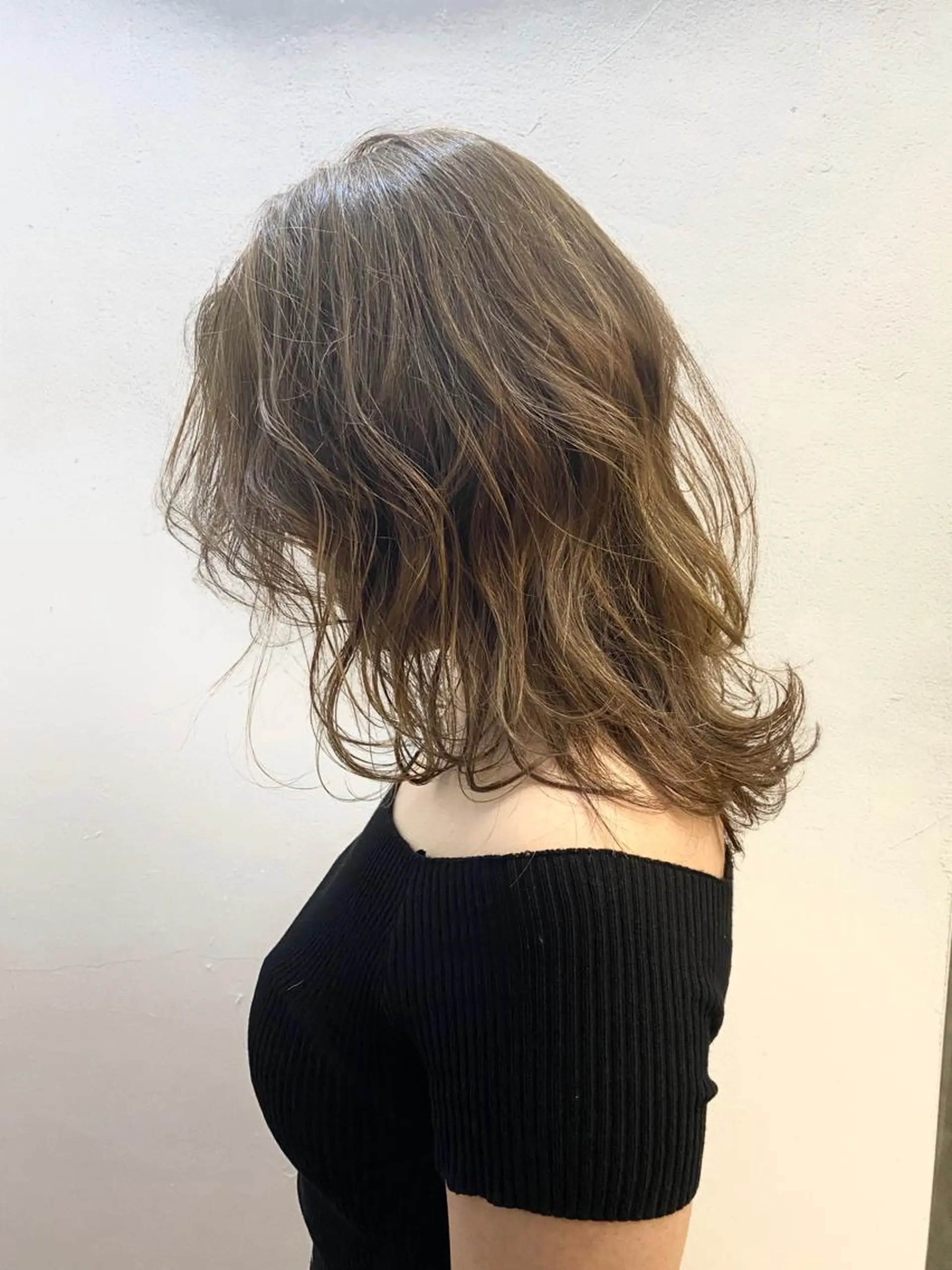 ミディアム カラー カット ヘアカラー トリートメント 艶髪カラー&ウルフ フルカワ ヒロズミのヘアスタイル