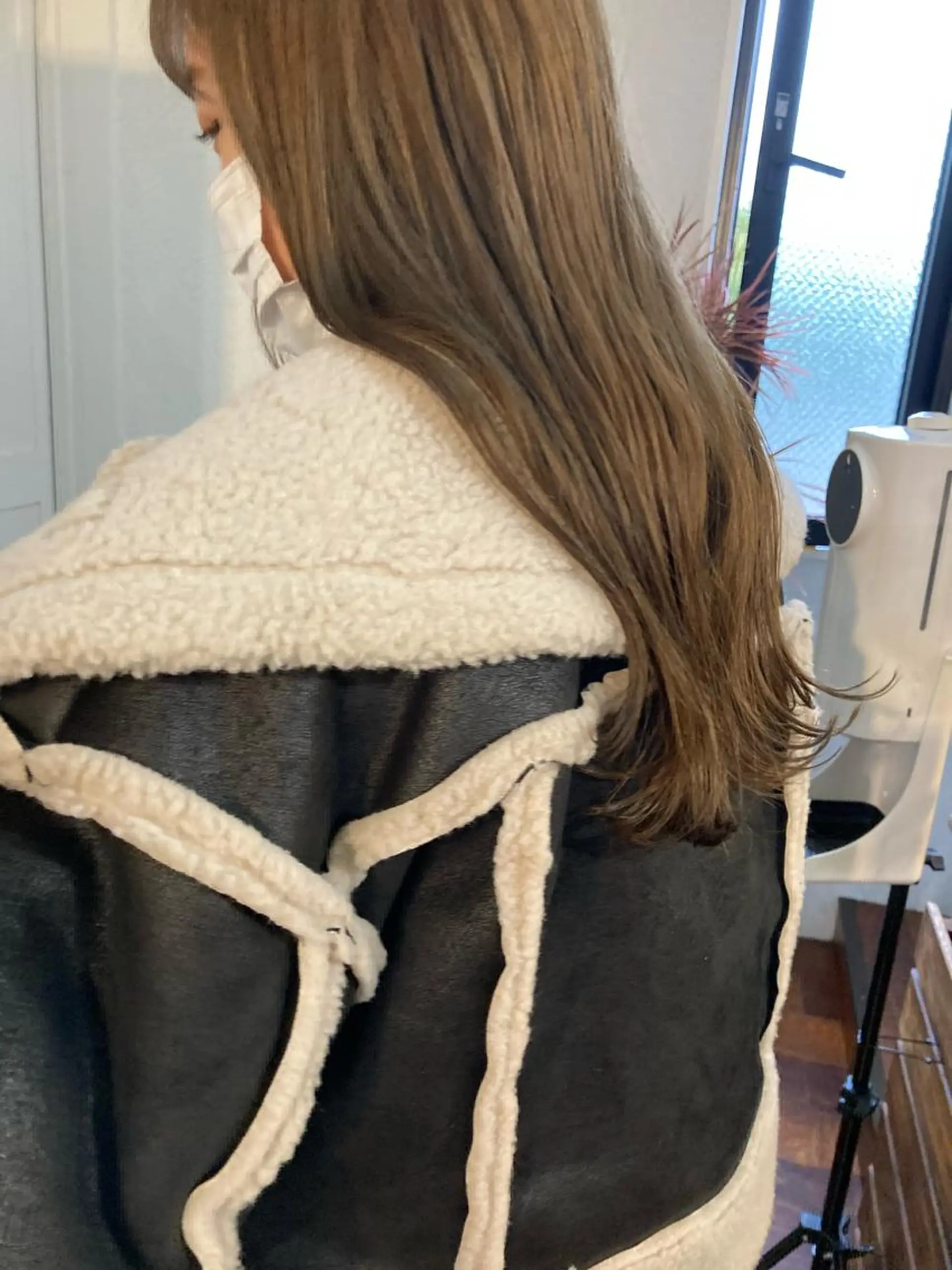 ロング カラー ベージュカラー ブリーチ ミルクティーベージュ 小木曽智美 /ボブ/ショートのヘアスタイル