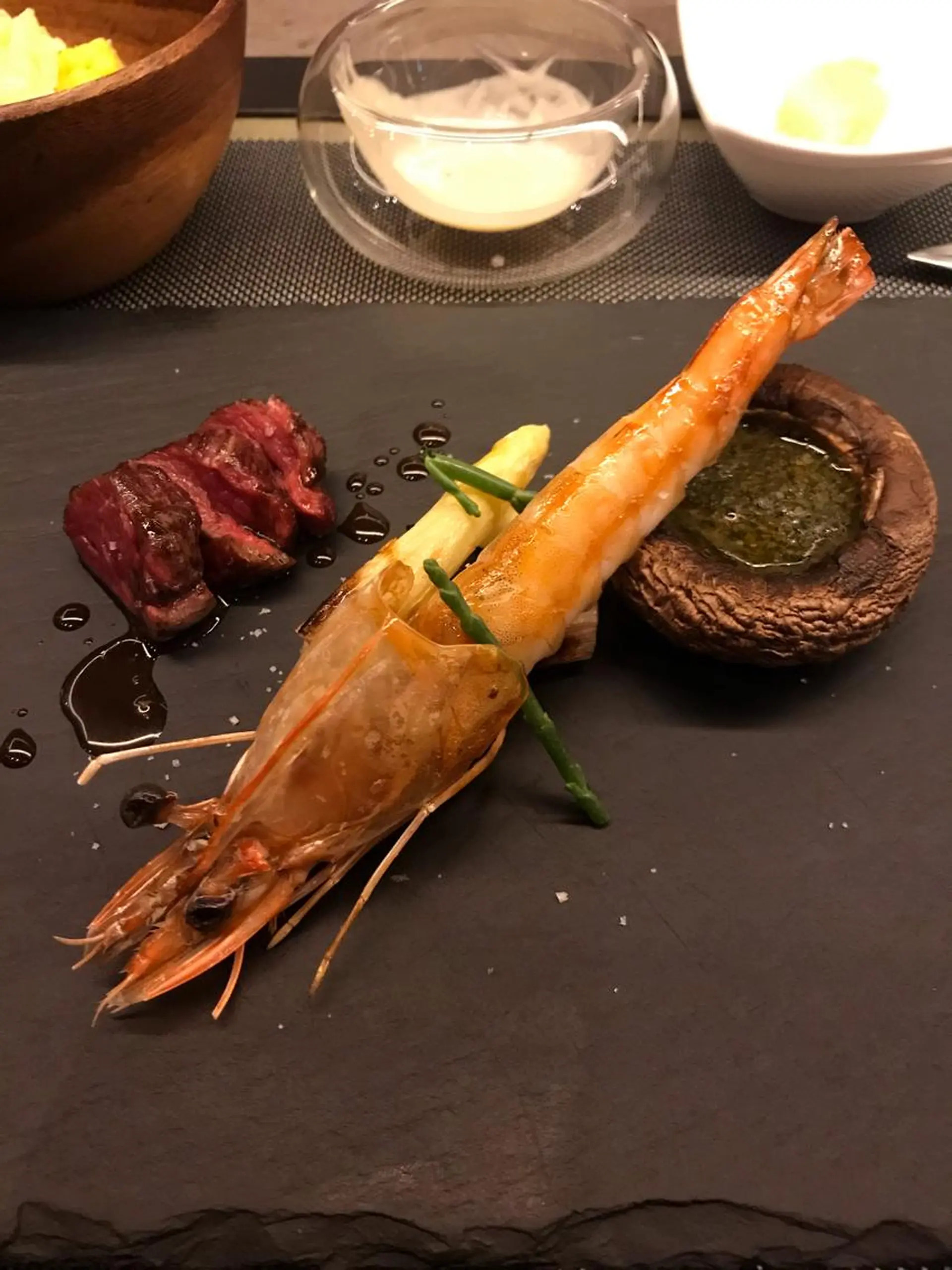 ロング カラー パーマ ヘアアレンジ メンズ キッズ ネイル マツエク・マツパ アニメ,Vオタク× 即効痩せエステサロンのエステ・リラクイメージ