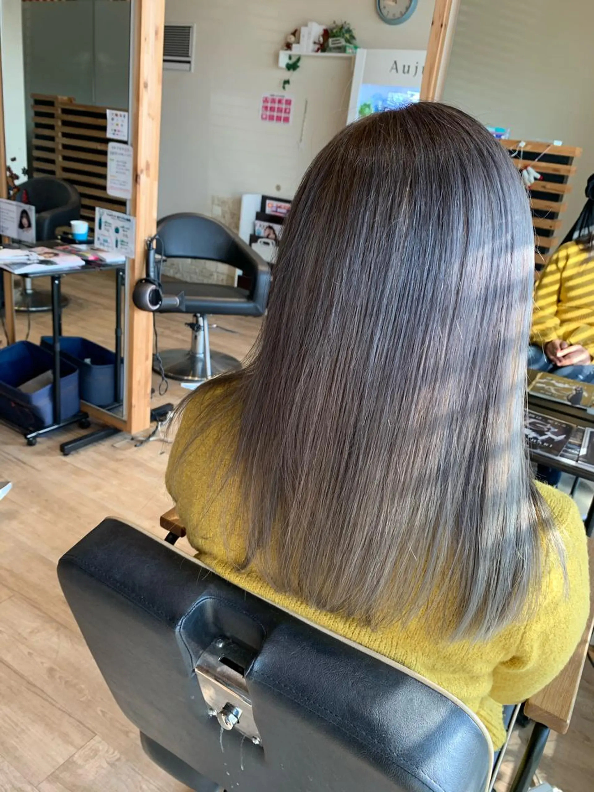 ミディアム カラー ラベンダーカラー シルバー ヘアカラー 大久保 隆蔵のヘアスタイル