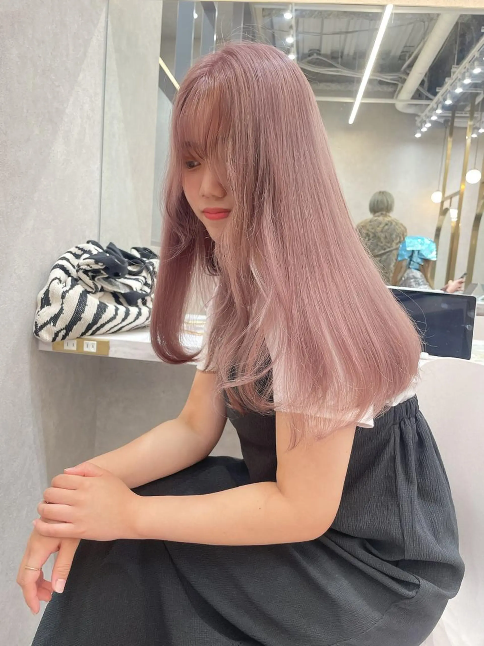 ミディアム ヘアカラー rina／ベージュ ワンホン/韓国ヘアのヘアスタイル