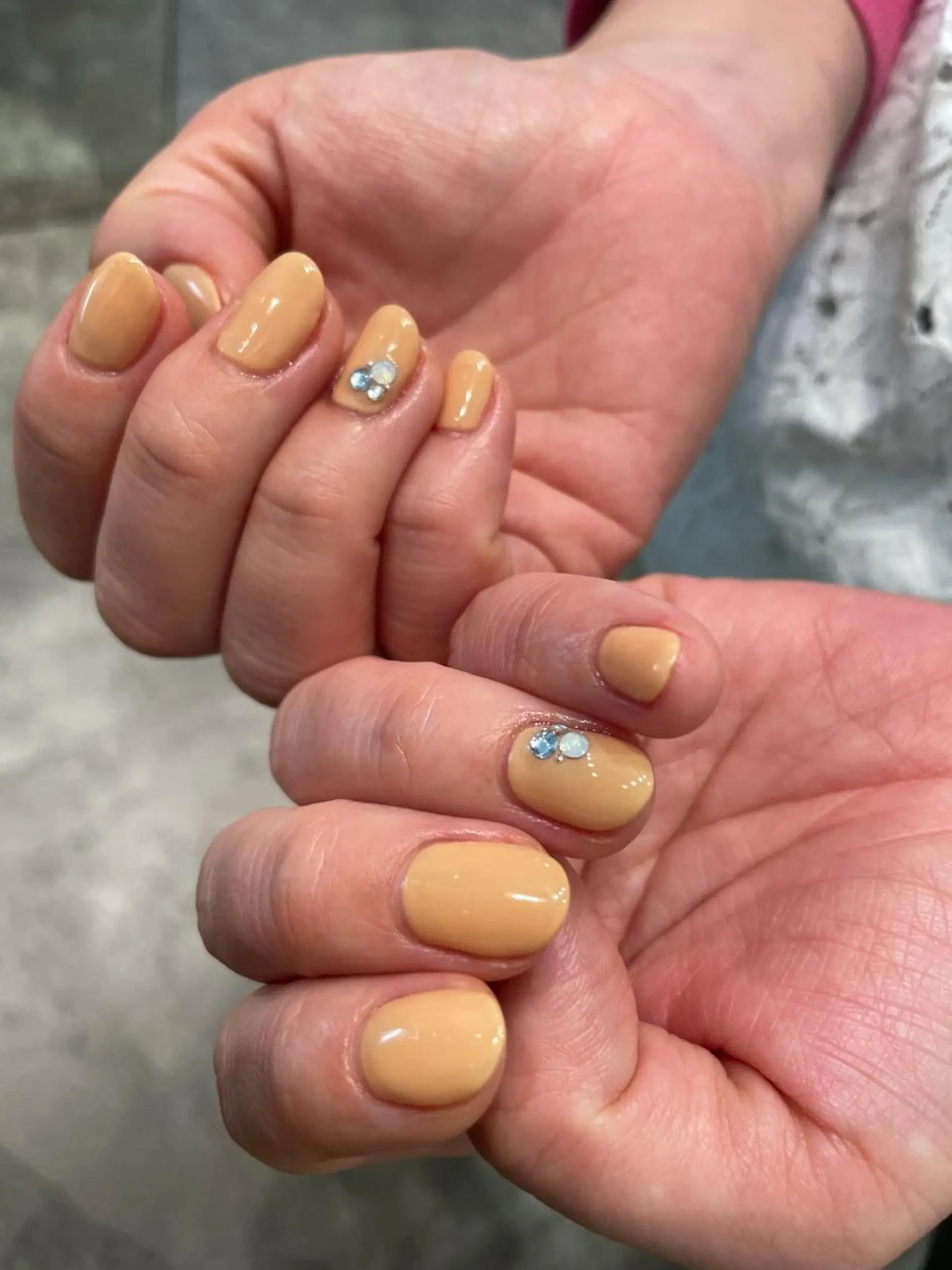 ネイル ワンカラーネイル ストーンネイル Classy: Mizukiのネイルデザイン