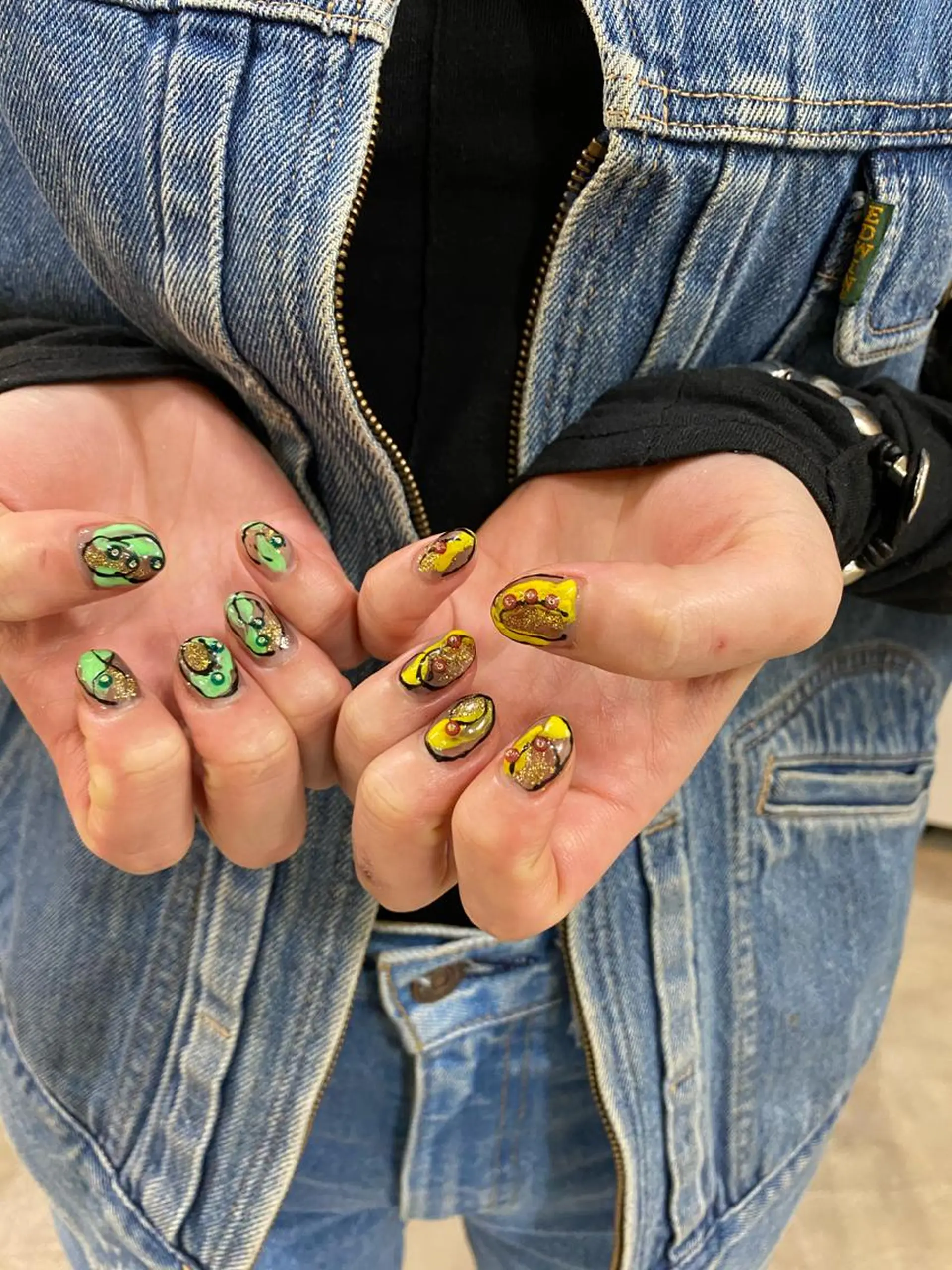 ミディアム カラー パーマ ヘアアレンジ メンズ キッズ ネイル mana 暖色カラーカットのヘアスタイル