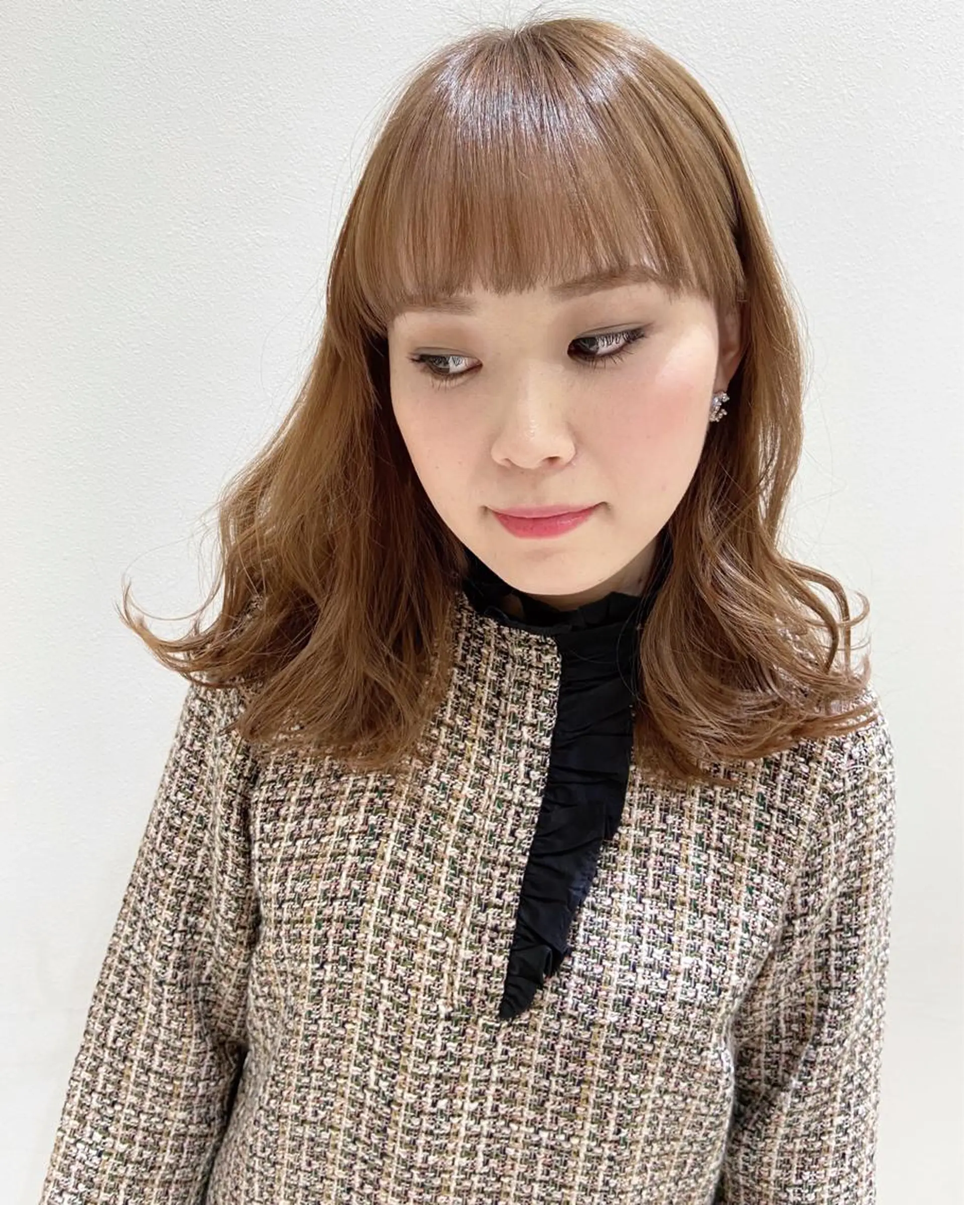 ミディアム カラー パーマ ベージュカラー ブリーチ ブリーチなしカラー 木下 奈々のヘアスタイル