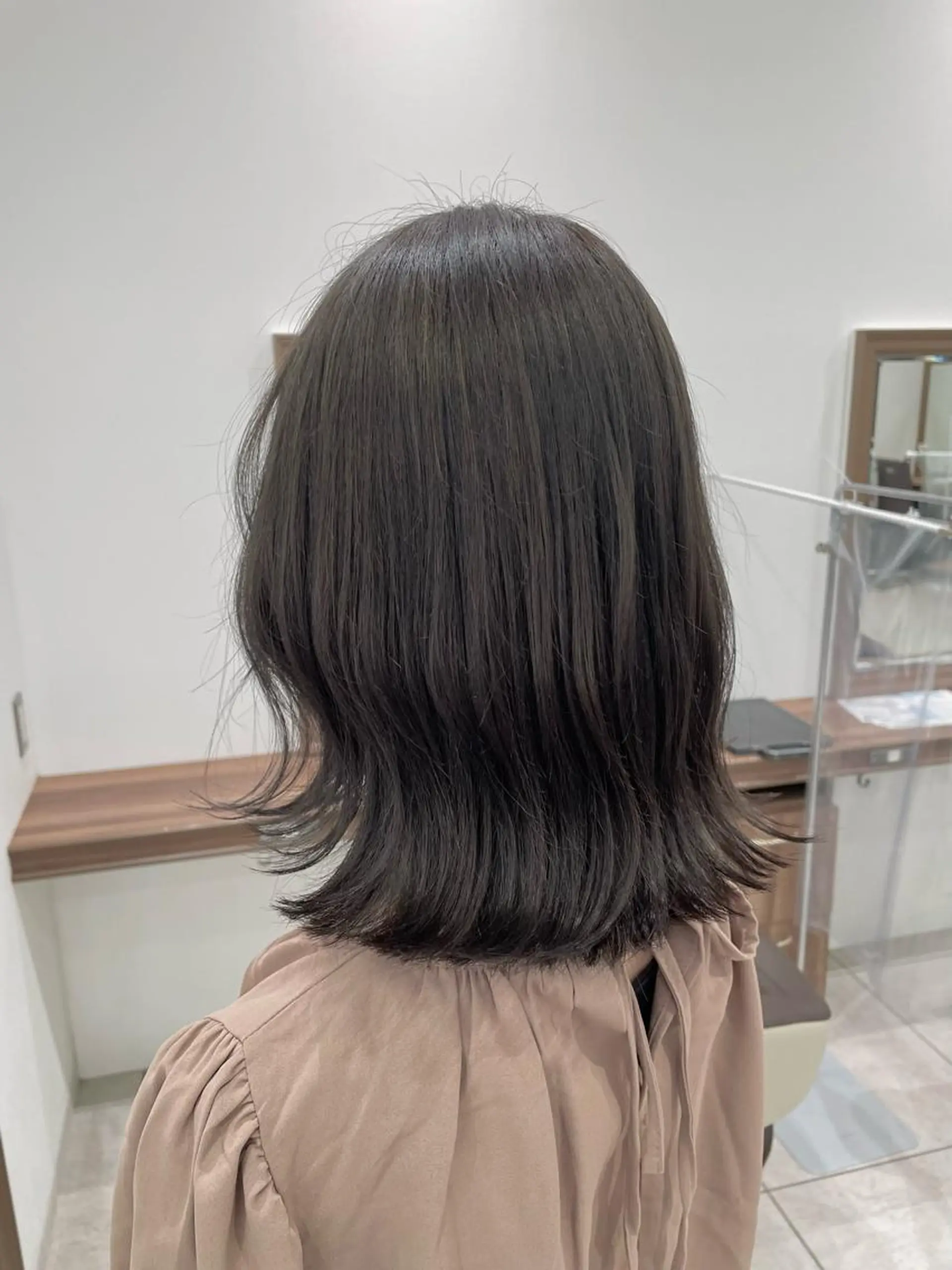 セミロング カラー ヘアカラー トリートメント ナカタケ ユウのヘアスタイル