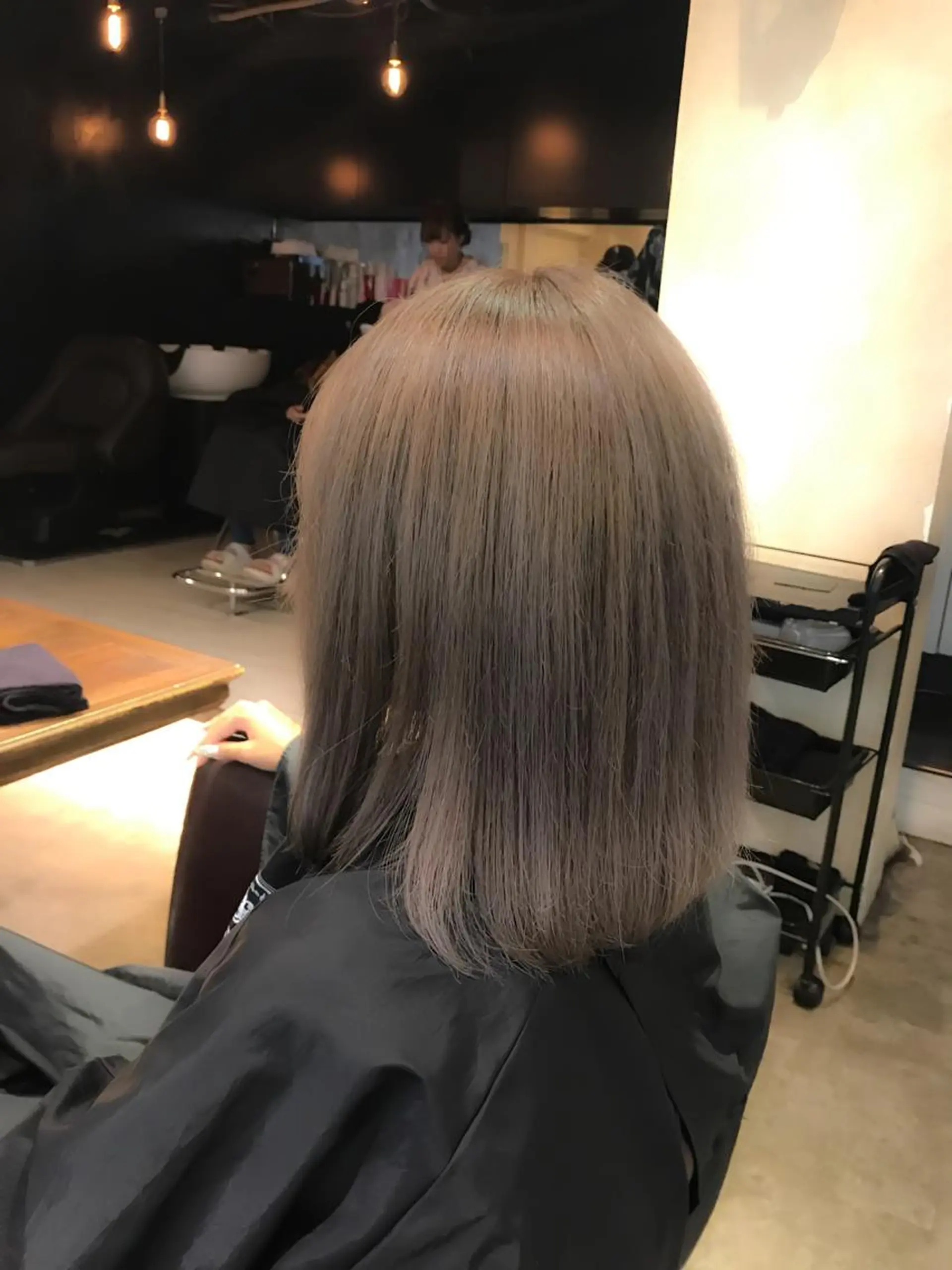 ショート カラー ヘアアレンジ ベージュカラー ブリーチ 🌈髪質改善💕 縮毛矯正✨青木まで✨のヘアスタイル