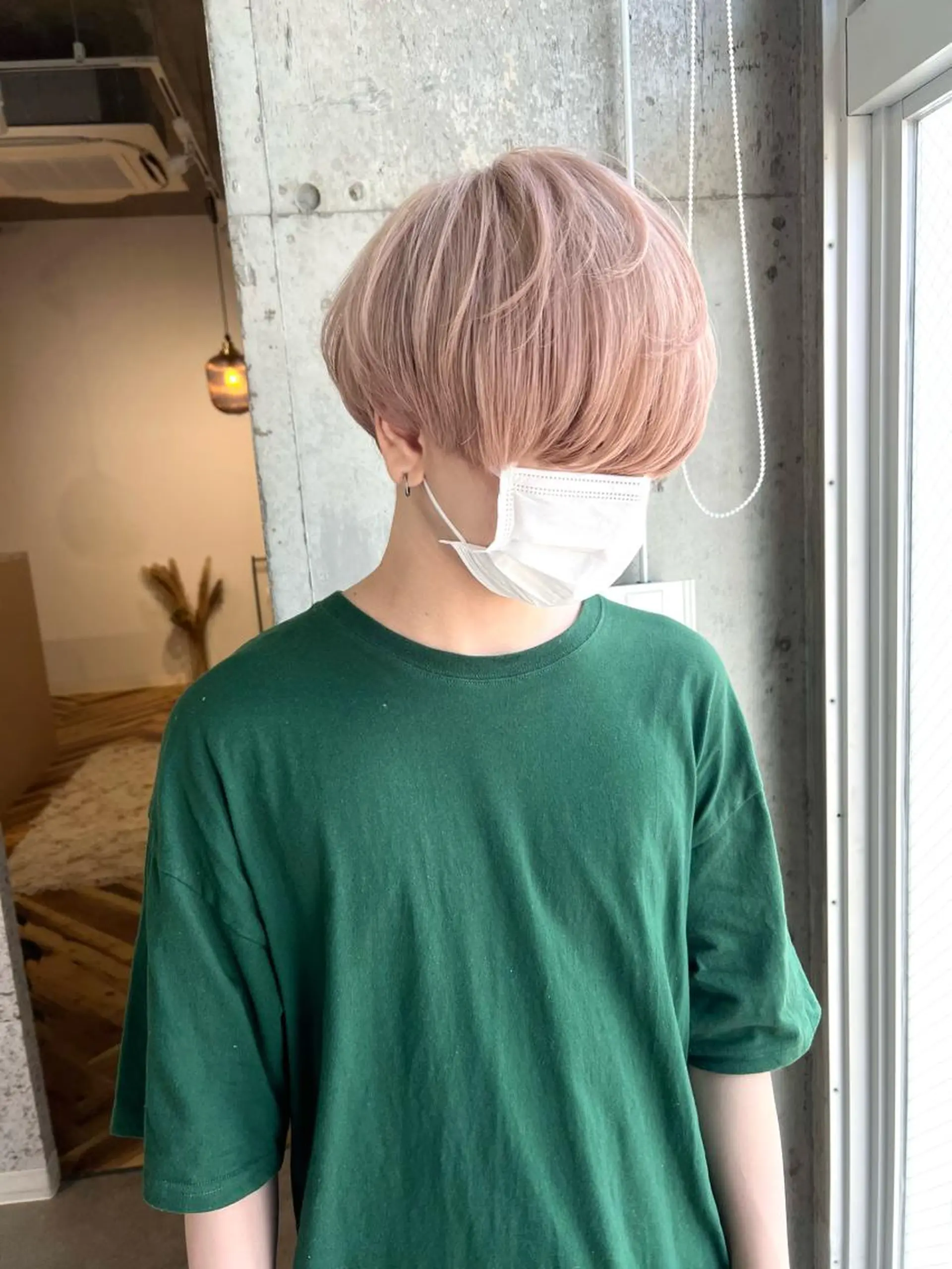 ショート カラー メンズ メンズバレイヤージュ メンズブリーチ メンズハイライト メンズインナーカラー メンズ韓国風 ヘアカラー トリートメント lani ブリーチ /ダブルカラーのヘアスタイル