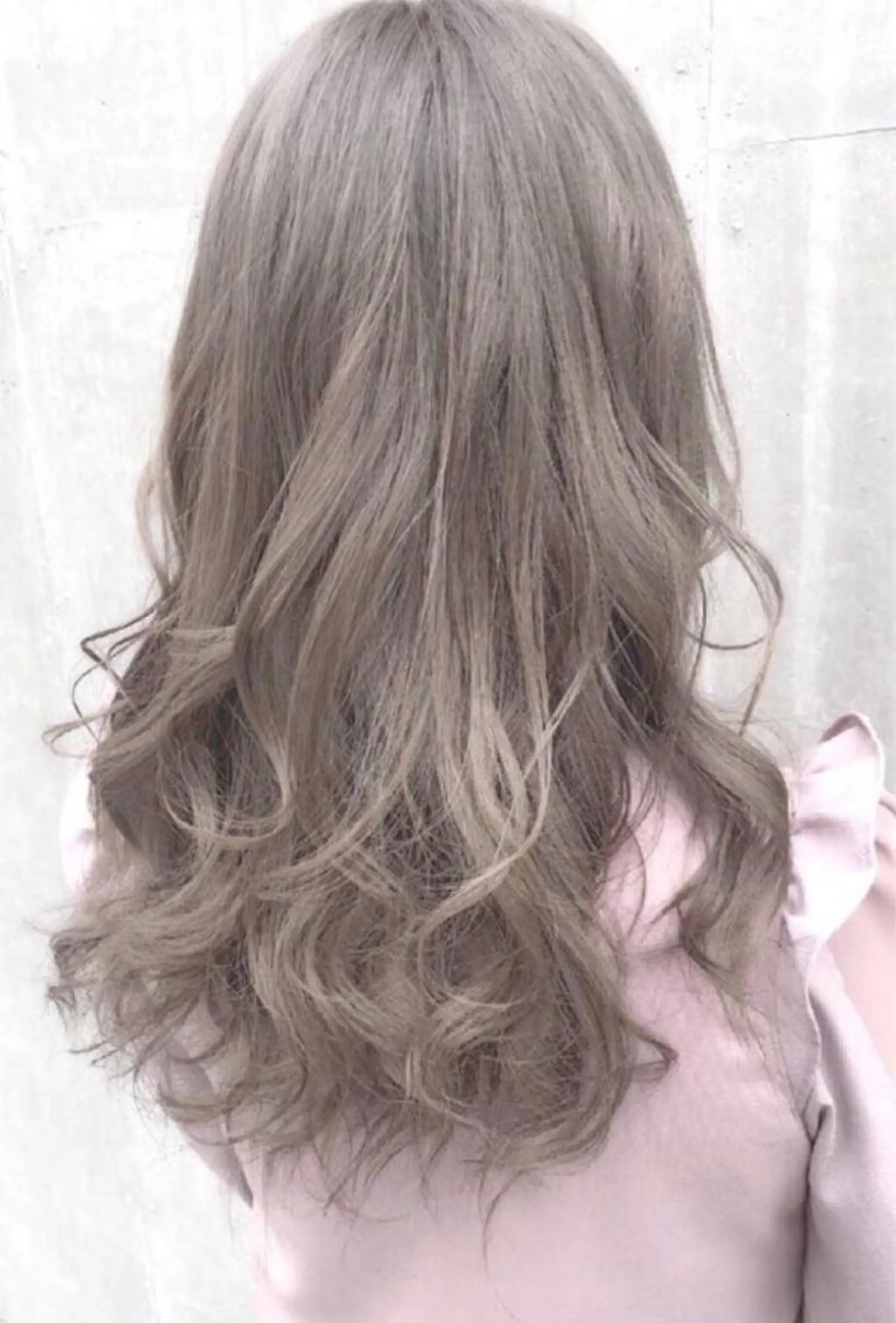 カラー ブリーチ イルミナカラー ヘアカラー トリートメント ヘッドスパ グレージュ/髪質改善 Yamato.hのヘアスタイル