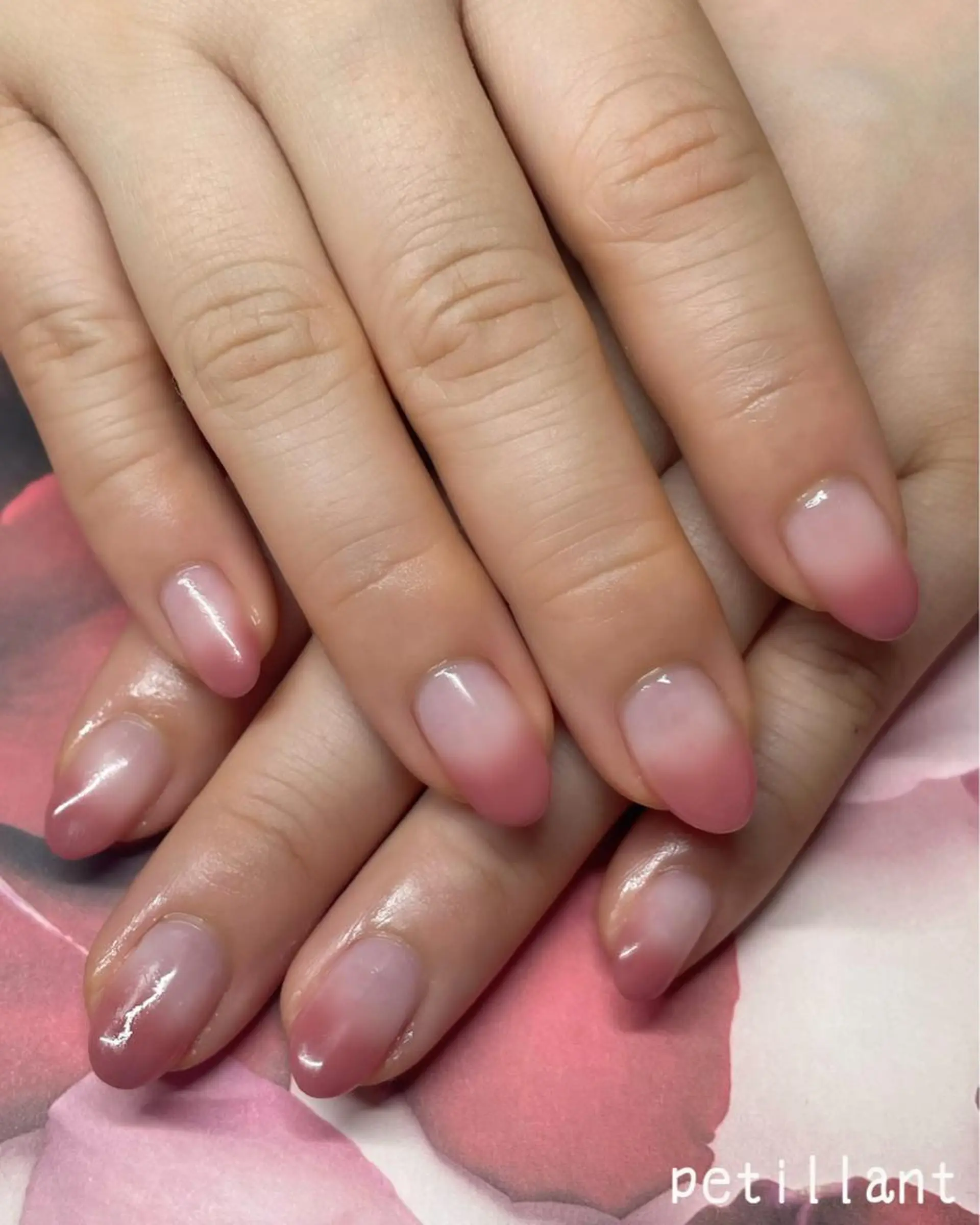 ネイル グラデーション シンプルネイル 春ネイル nail salon petillantのネイルデザイン