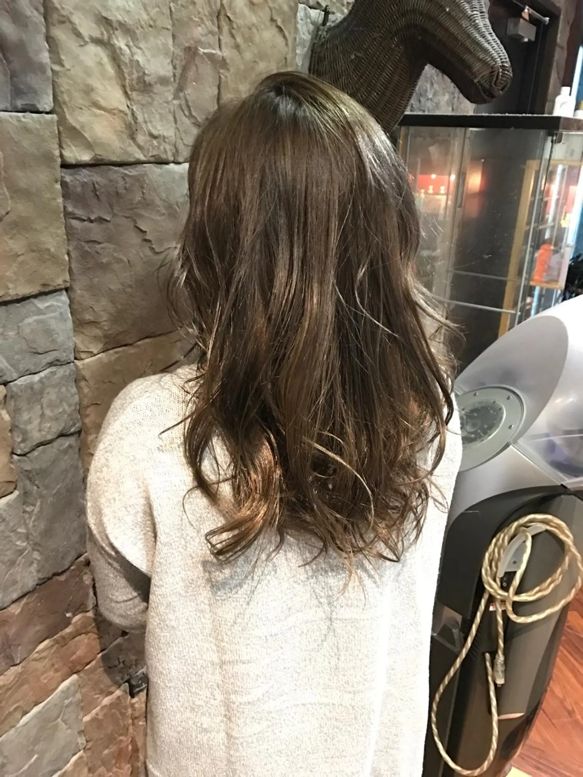 ロング カラー グレージュ 神野 雅樹のヘアスタイル