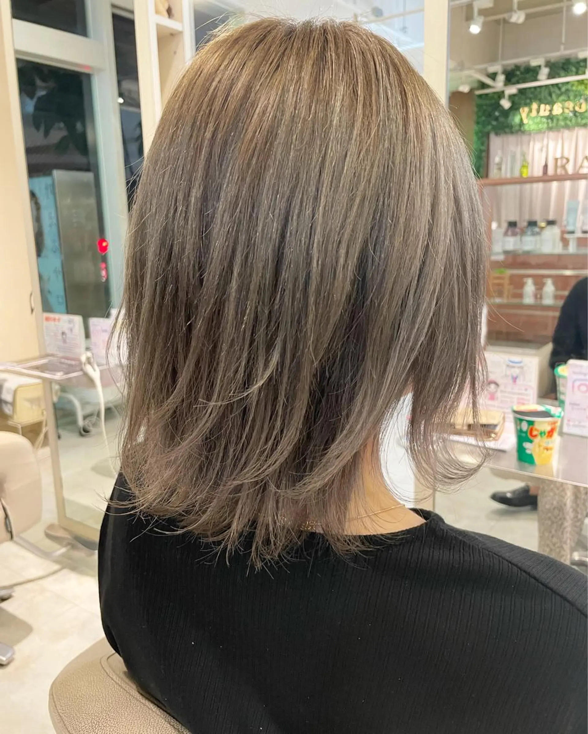 カラー ハイトーンカラー ボブ カット ヘアカラー 本田 卓也のヘアスタイル