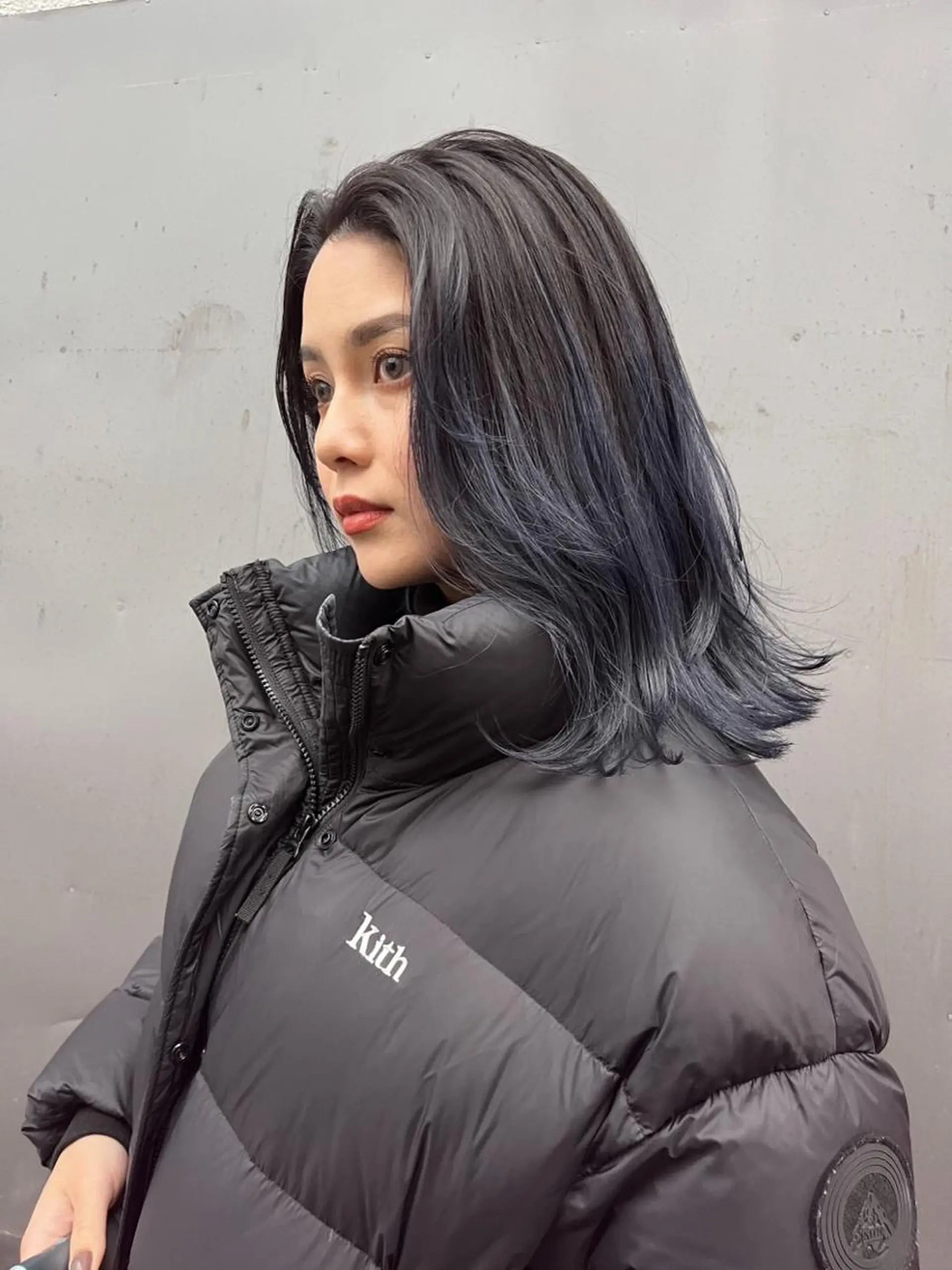 カラー エクステ ハイトーン 💭黒崎ハルカのヘアスタイル