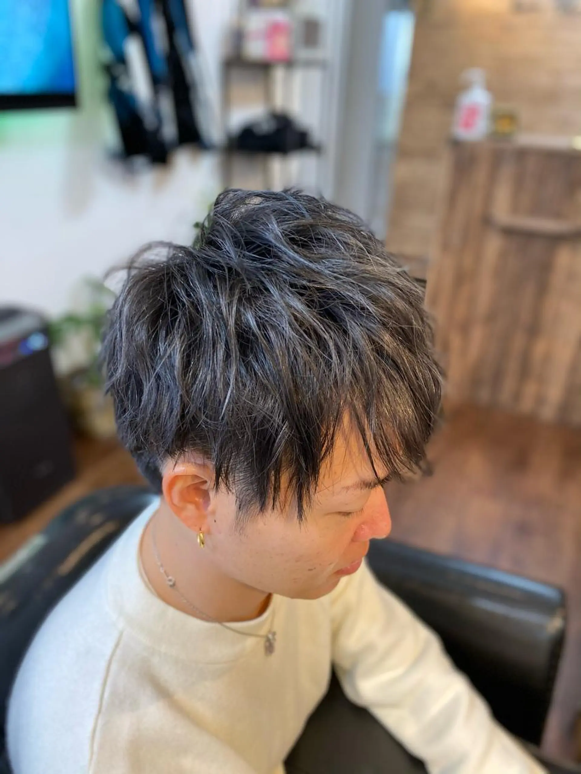 ショート カラー メンズ 黒髪 カット ヘアカラー トリートメント Luzir⭐︎ GEN⭐︎のヘアスタイル