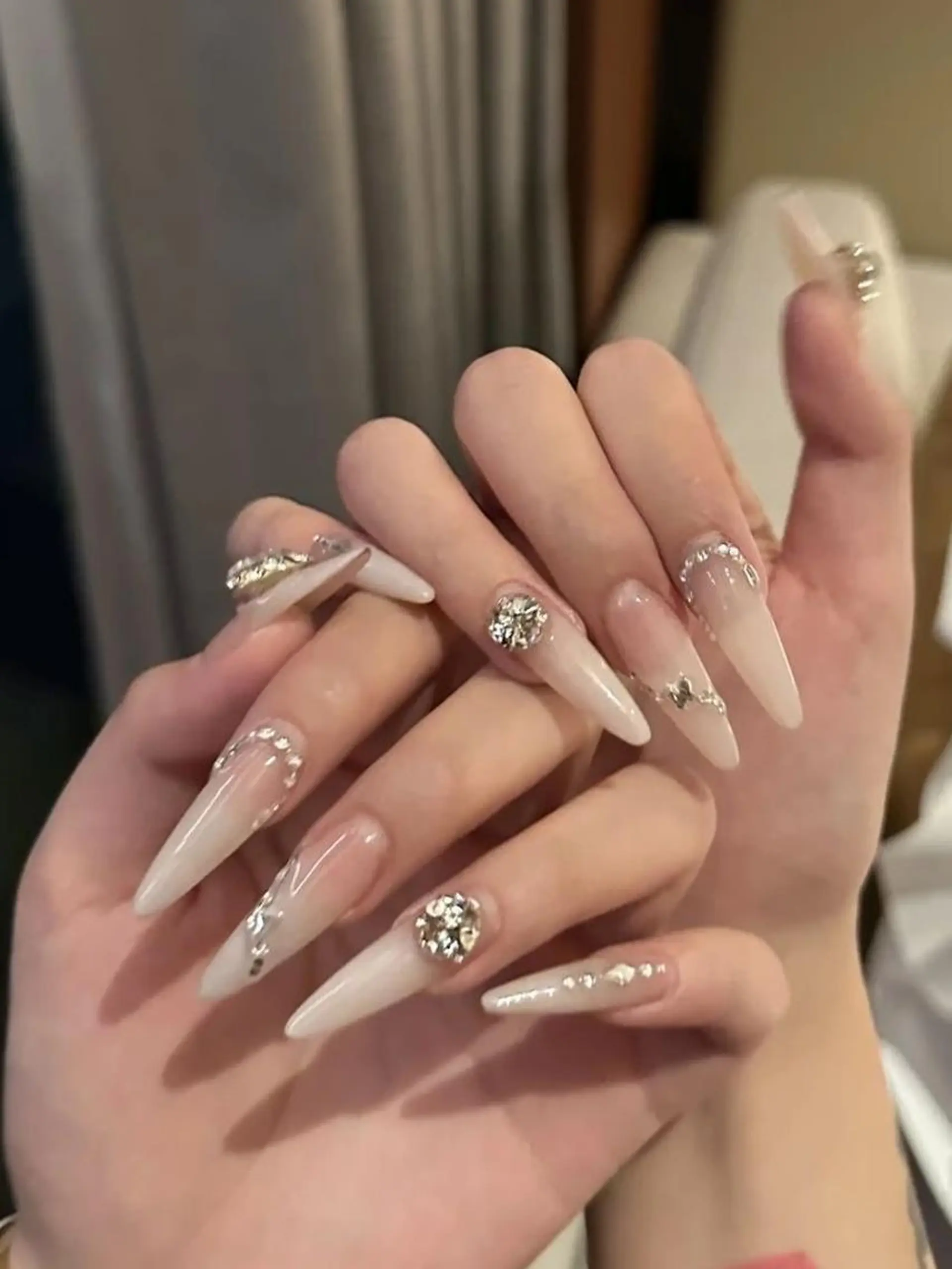 ネイル 長さ出し フレンチネイル グラデーション 卒業式 マグネットネイル ハンドネイル MIHANA NAILのネイルデザイン