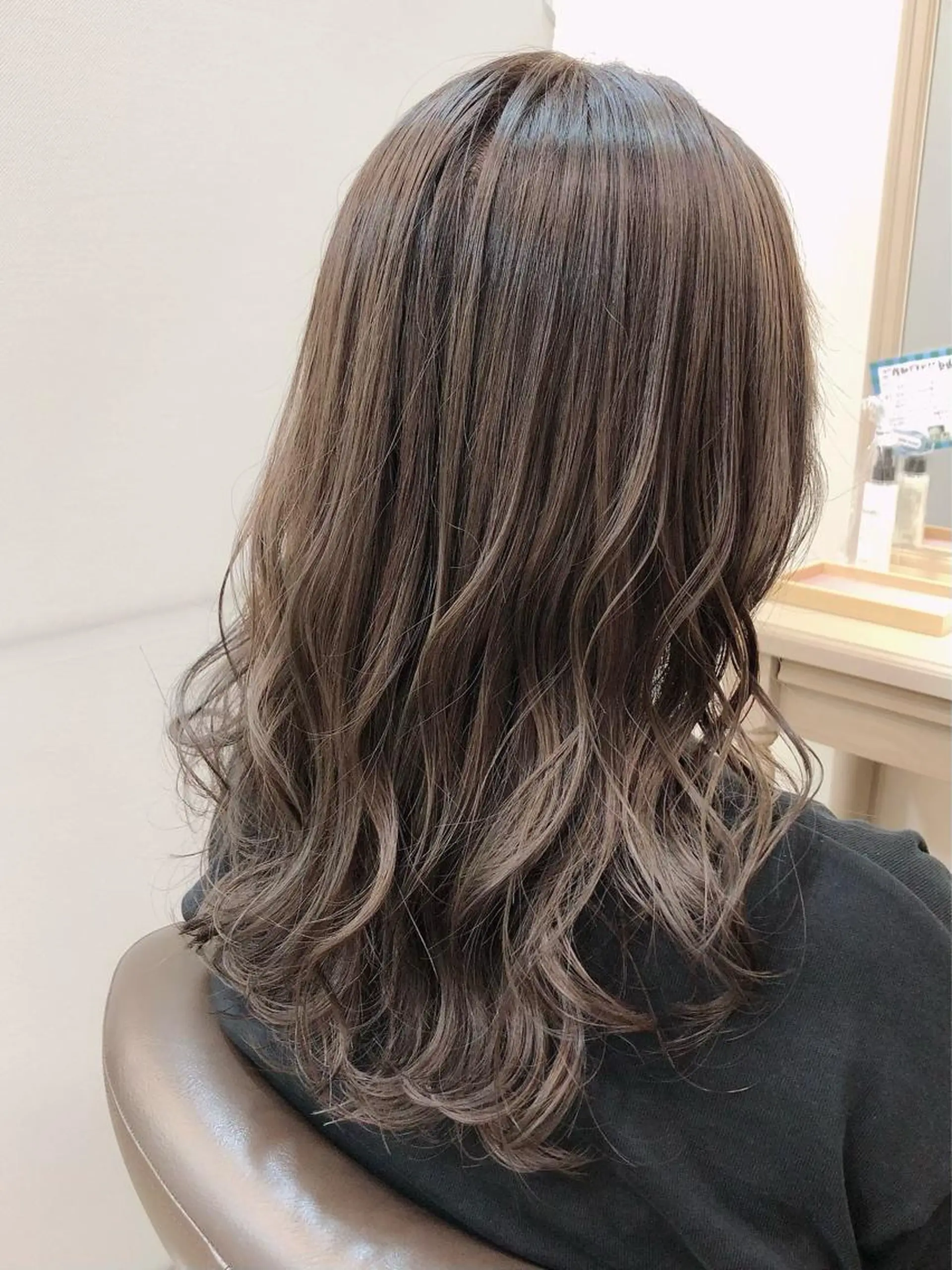 ミディアム カラー アッシュ アッシュグレー ハイライトカラー ハイライト ヘアカラー 尚平 40代からの 髪質改善専門のその他イメージ