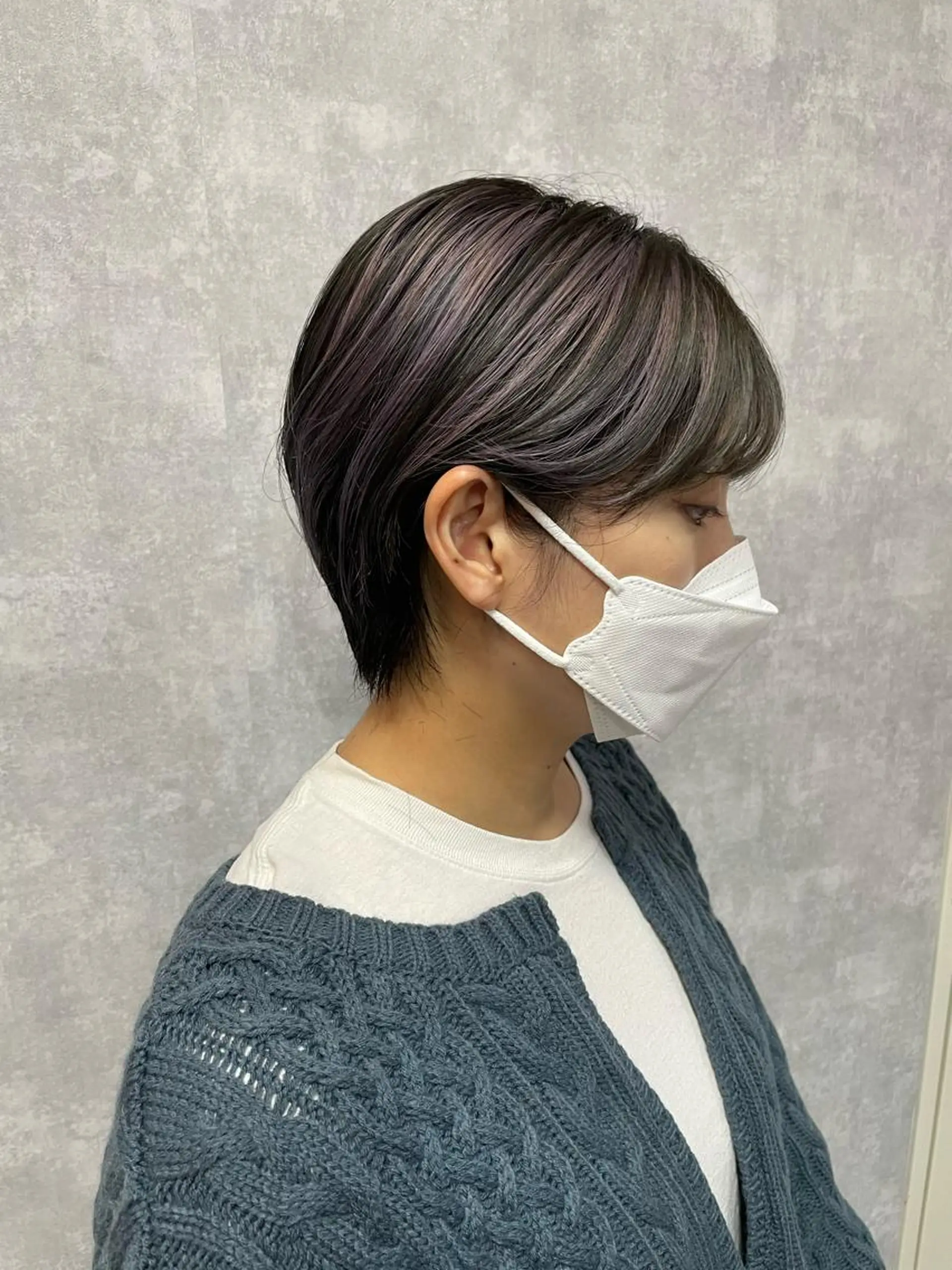 ショート 切りっぱなしボブ ショートボブ ハンサムショート 丸みショート アッシュ カット ヘアカラー トリートメント モテ髪/ボブ/ショー ト/アダチフウトのヘアスタイル