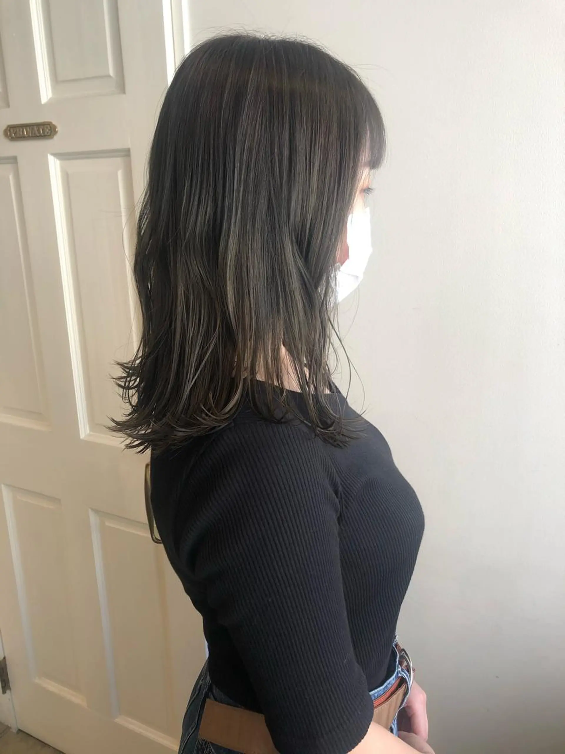 ミディアム カラー カット ヘアカラー トリートメント MIOベージュカラー 柔らかいカラーのヘアスタイル