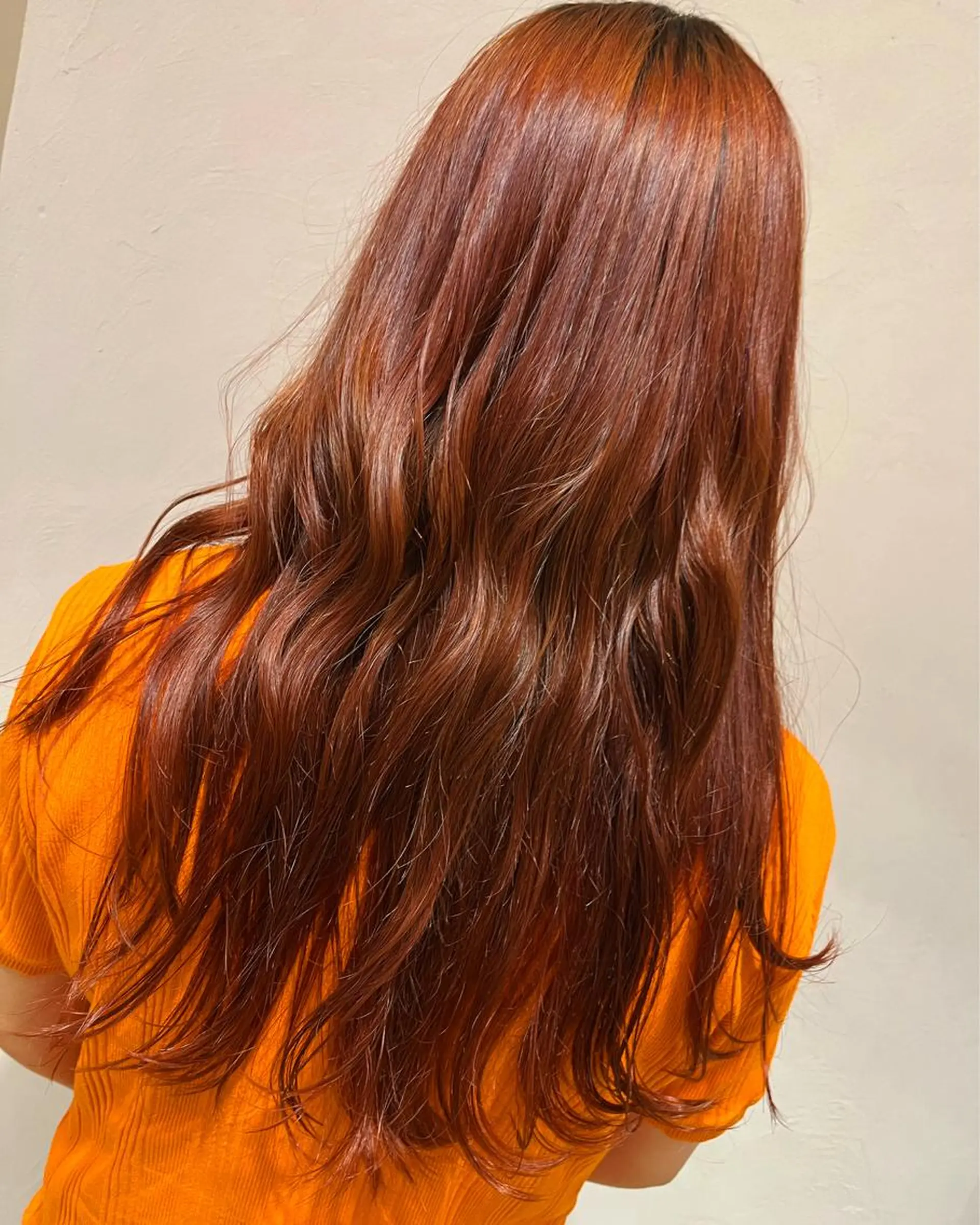 ロング カラー ブラウンカラー オレンジ オレンジブラウン 高石 未唯のヘアスタイル