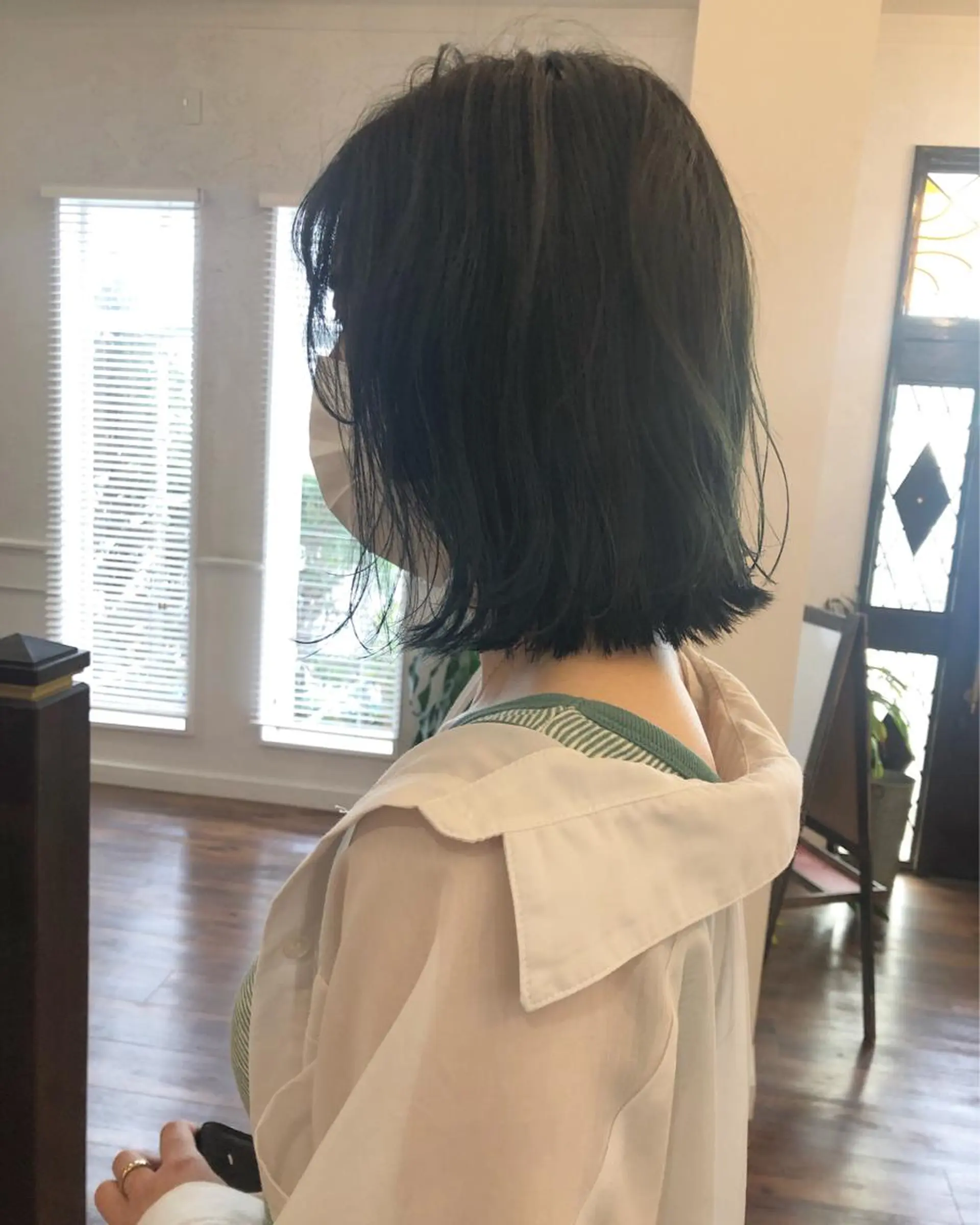 ショート カラー ブルーカラー ブルージュ ヘアカラー トリートメント 江原 彩華のヘアスタイル