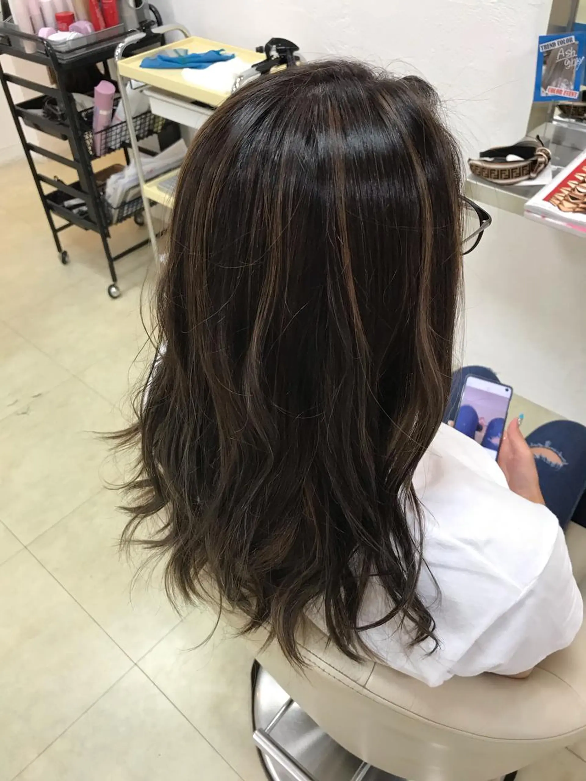 ロング カラー ハイライトカラー ハイライト 浅岡 のどかのヘアスタイル