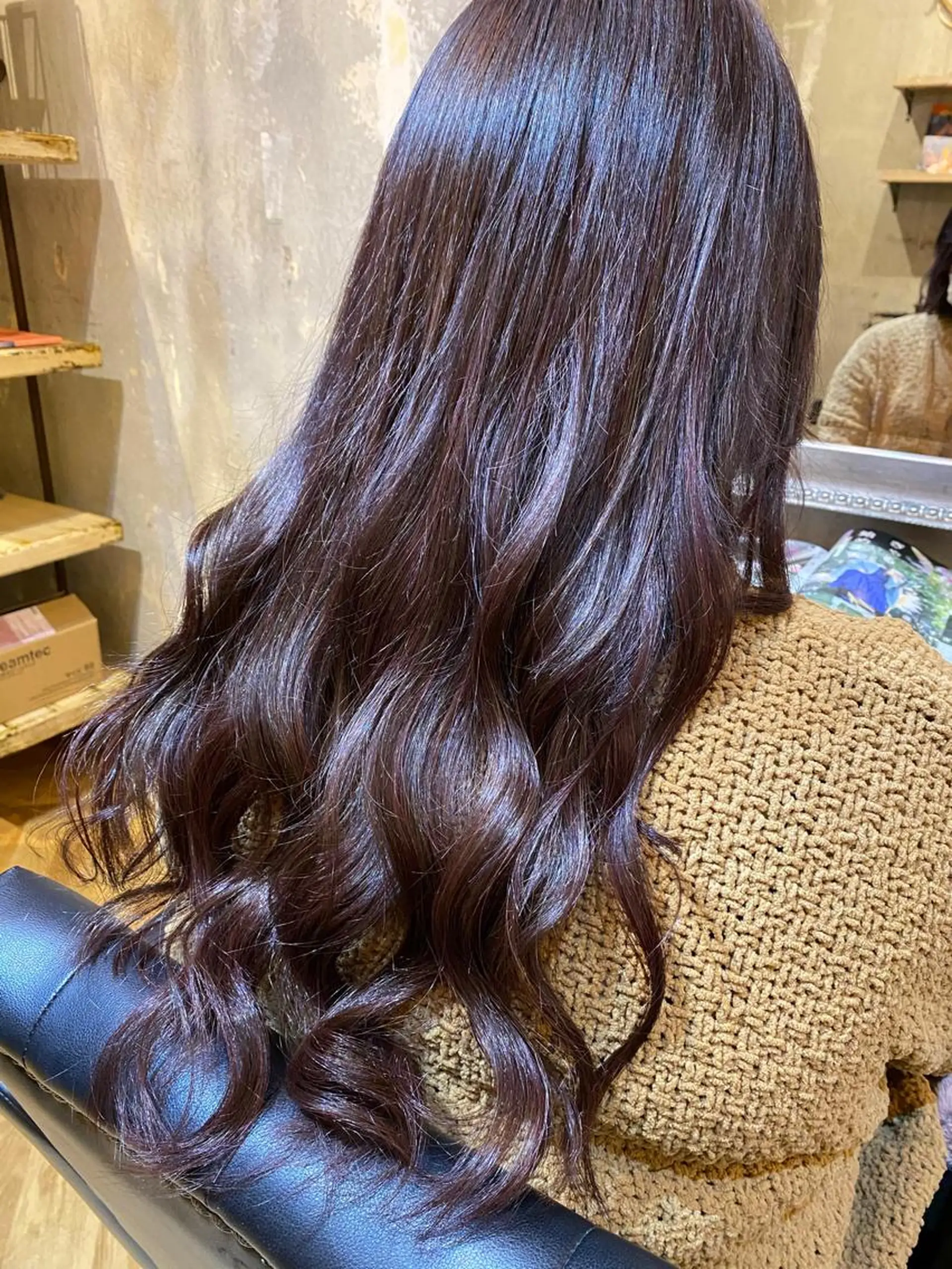 ロング カラー ボルドーカラー イルミナカラー レッドカラー シールエクステ 🪽CHIAKIのヘアスタイル