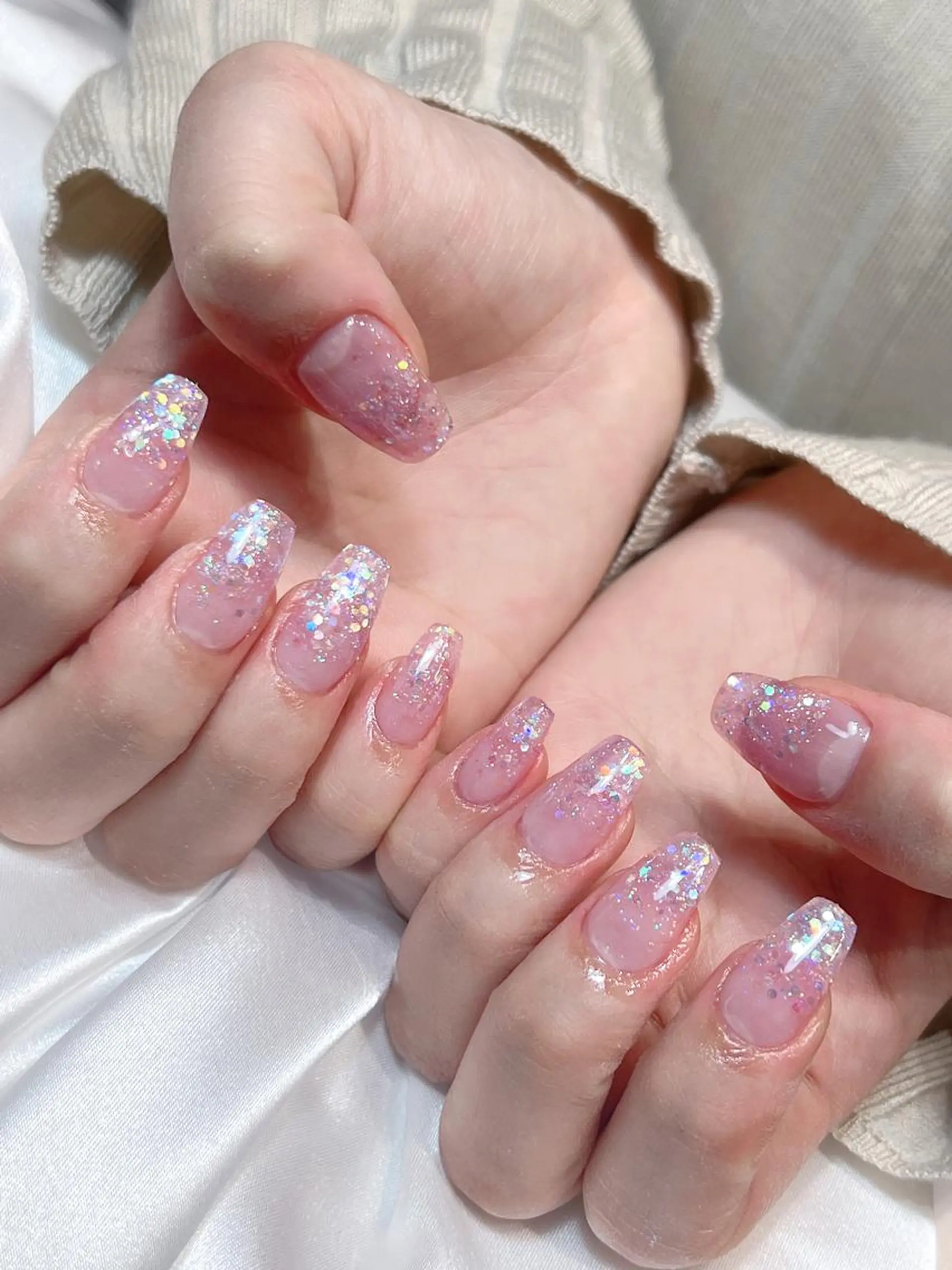 ネイル グラデーション ラメ(グリッター) ラメグラデーション スカルプネイル bijou nails所属・bijou nails　蓮のネイルデザイン