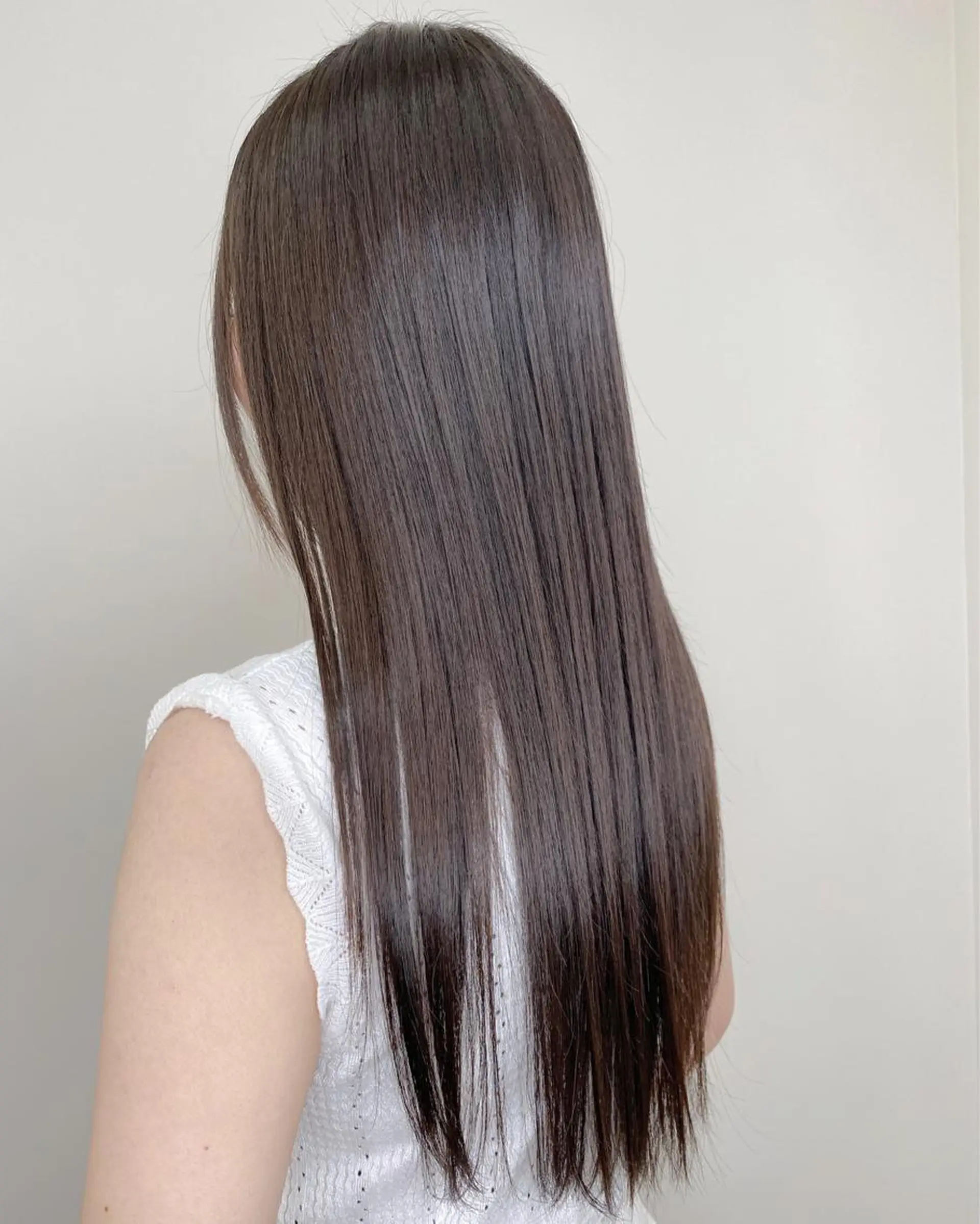 セミロング カラー グレージュ トリートメント カット ヘアカラー トリートメント 【透明感、艶髪】西村 有司のヘアスタイル