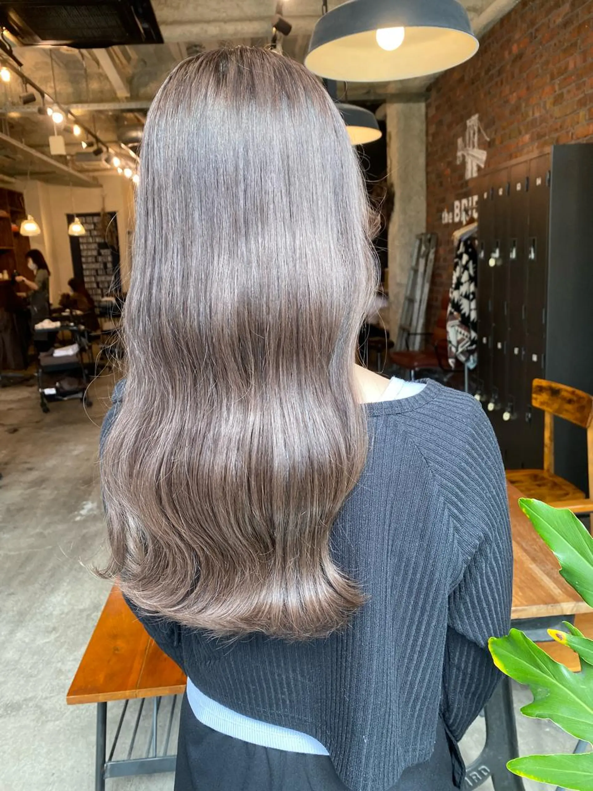 セミロング ヘアカラー the BRIDGE 加藤みのりのヘアスタイル