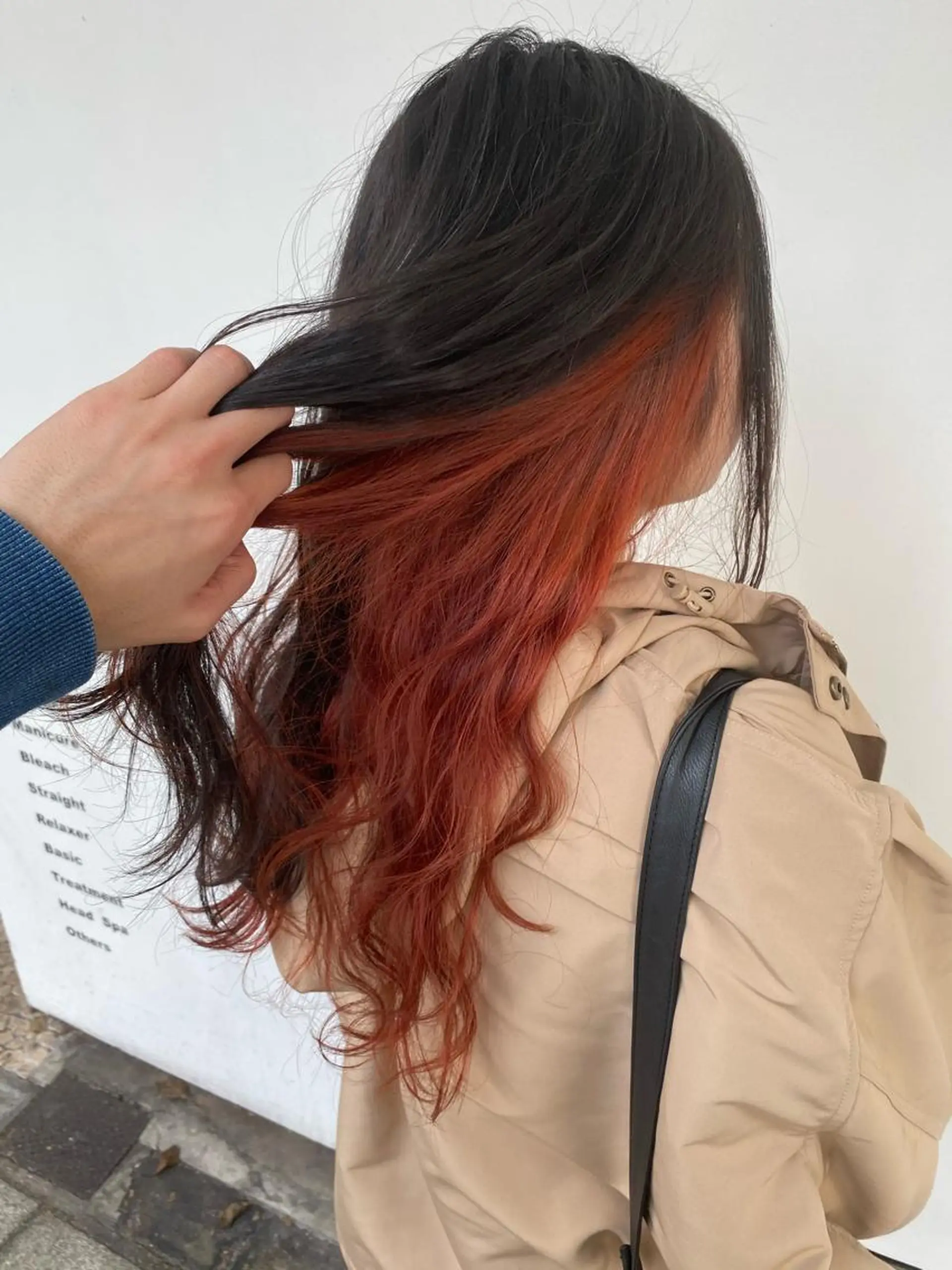 カラー インナーカラー レッドカラー 東條 克義のヘアスタイル