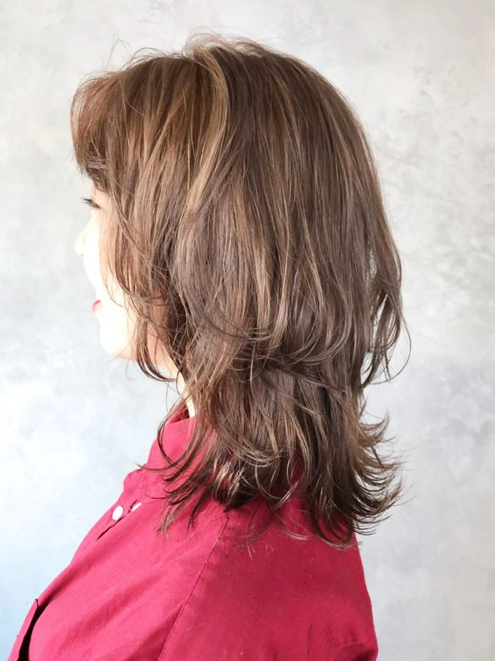 ミディアム カラー パーマ ヘアアレンジ ベージュカラー ウルフカット ITbyALBUM 浦和店のヘアスタイル