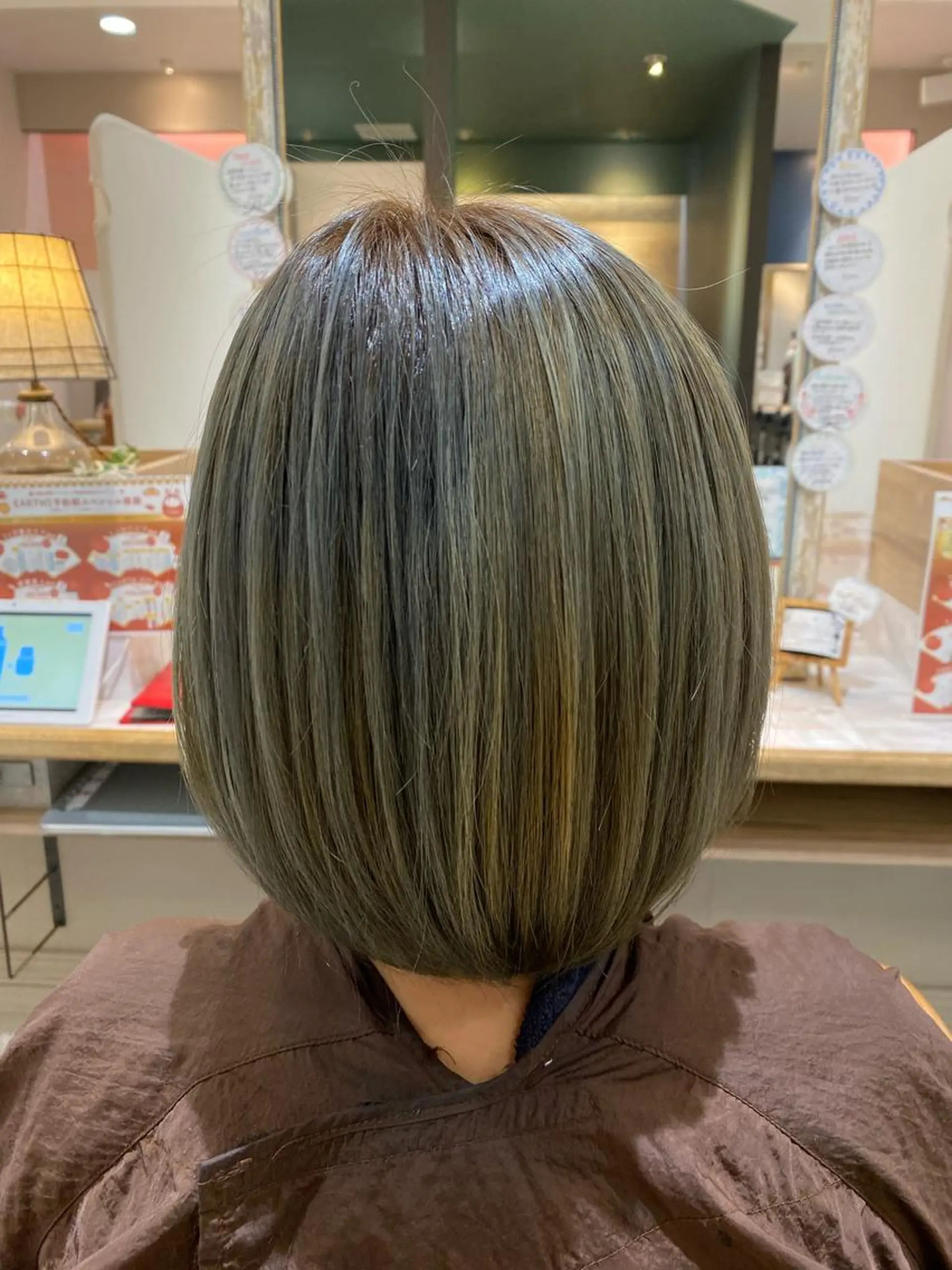 ショート カラー ブリーチ 床櫻 唯のヘアスタイル