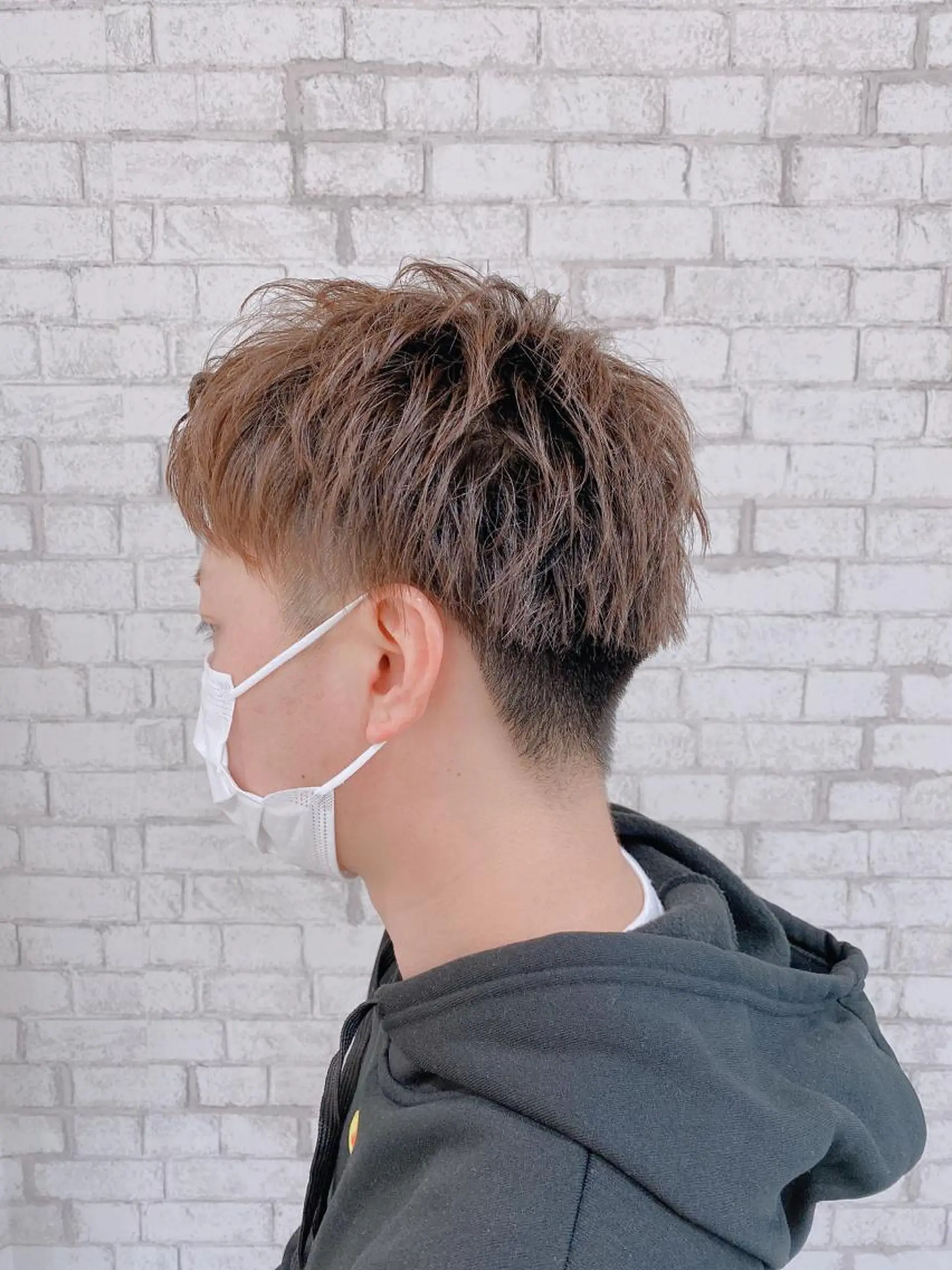 ショート カラー ヘアアレンジ メンズ カット ヘアカラー ブリーチなし艶カラー 東家のヘアスタイル