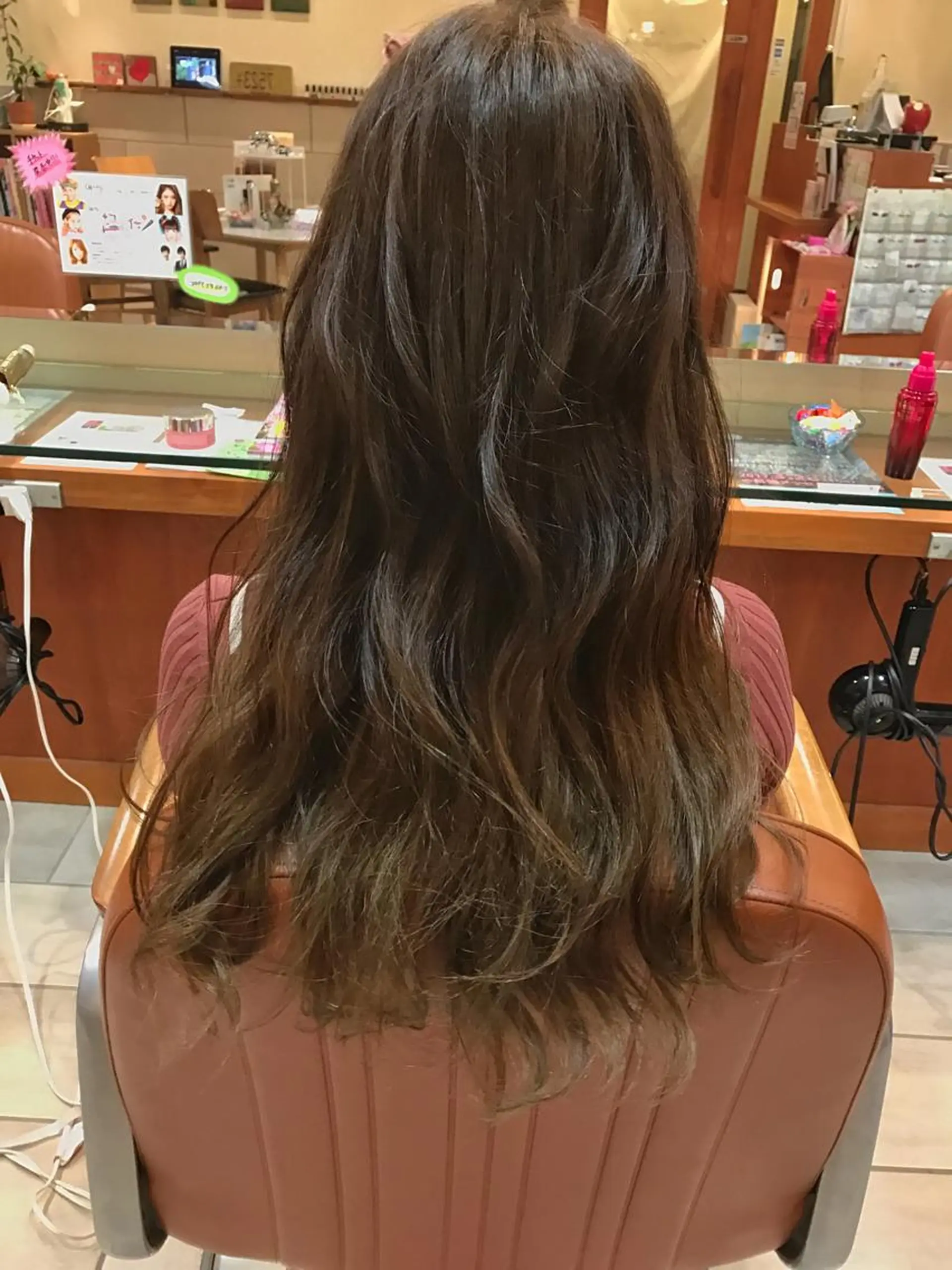 ロング カラー ブリーチ グラデーションカラー ブリーチなしカラー LOST CITY 横浜所属・🪐脱白髪染め 🪐松尾菜々美のヘアスタイル